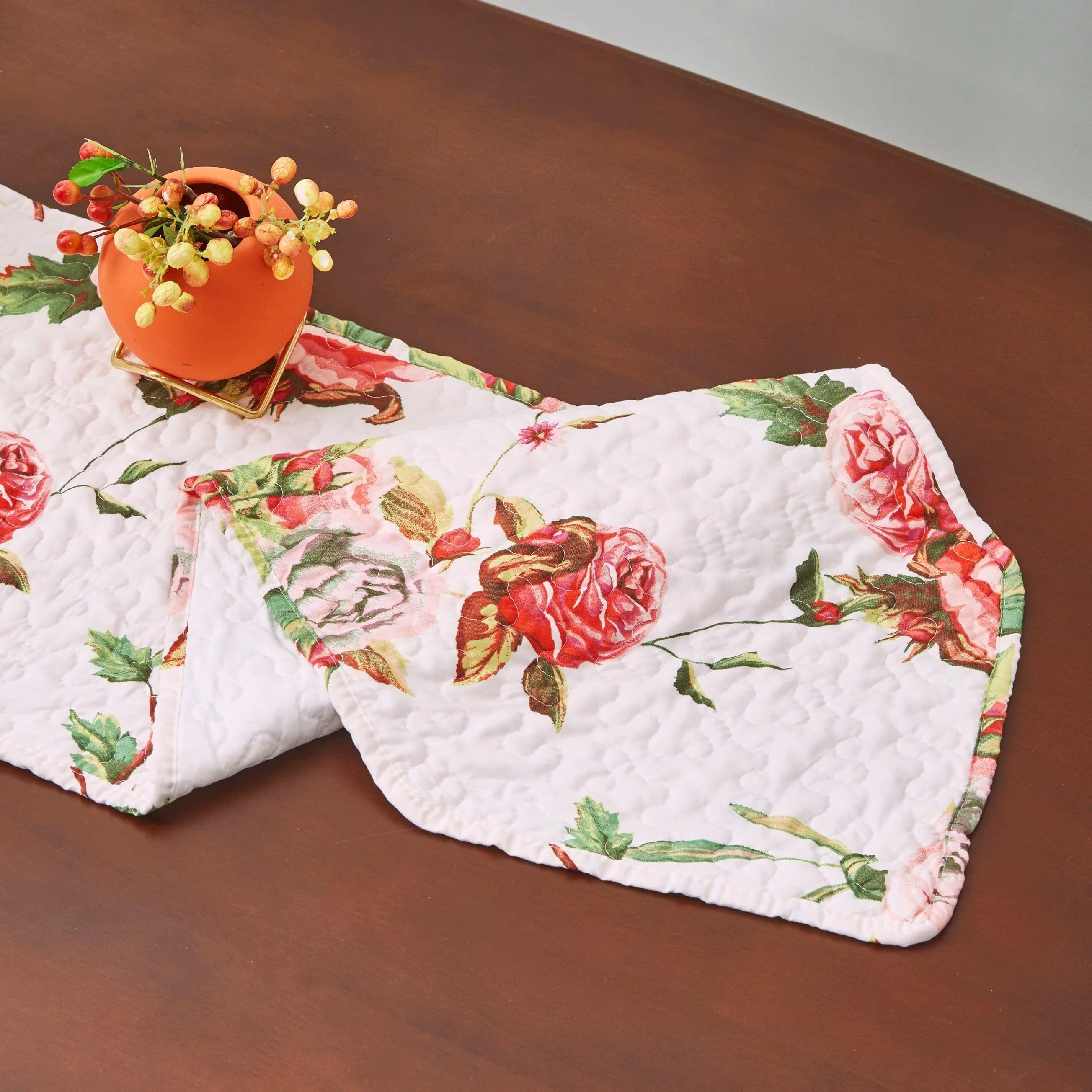 DaDa Bedding Romantic Roses Pink White Lovely Floral Quilted Dining Table Runner (879) DaDalogy Bedding Collection