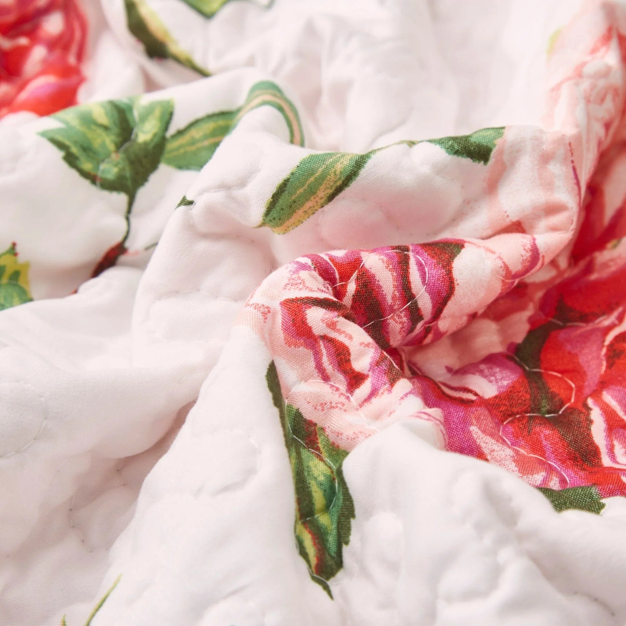DaDa Bedding Romantic Roses Pink White Lovely Floral Quilted Dining Table Runner (879) DaDalogy Bedding Collection