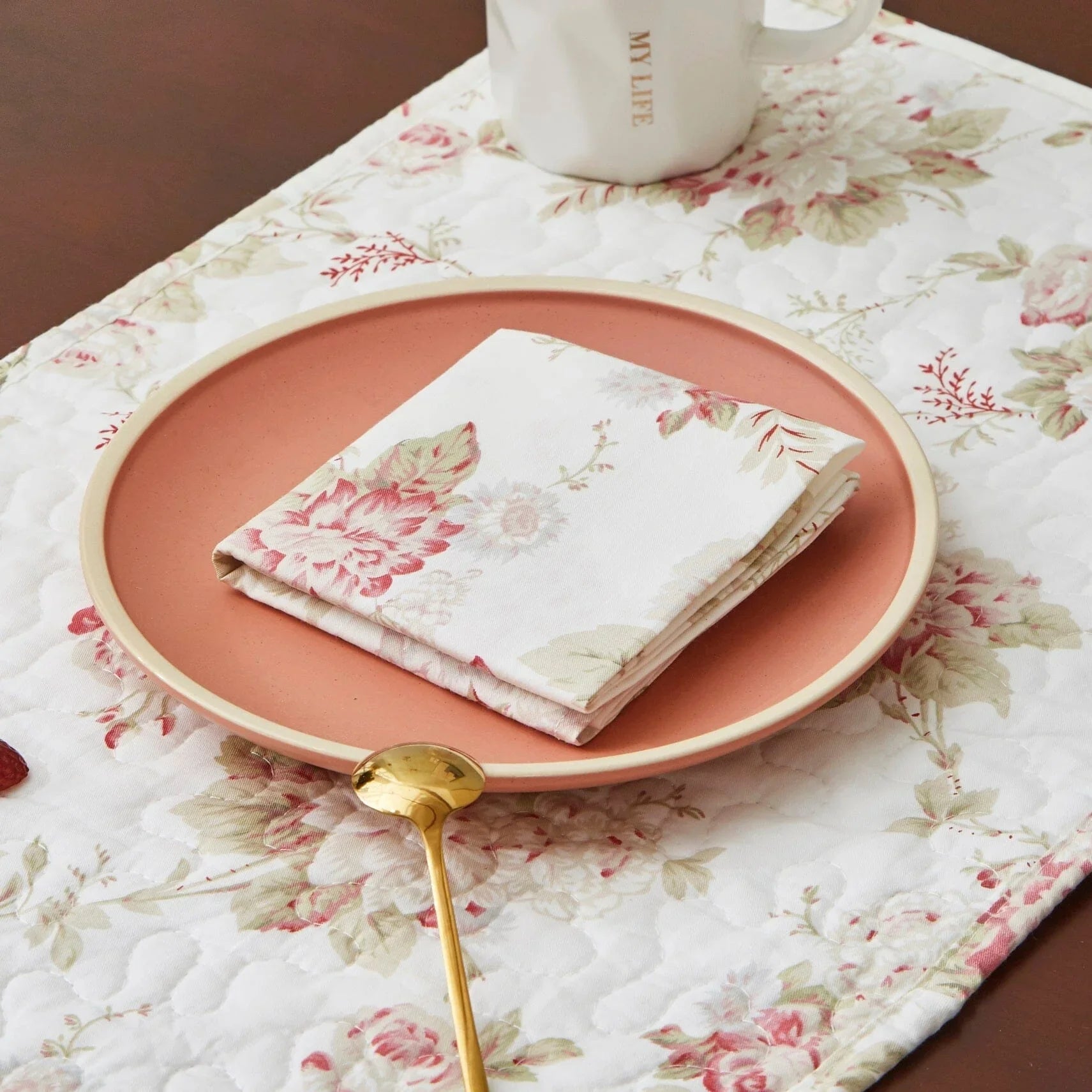 DaDa Bedding Set of 4-Pieces Hint of Mint Floral Cotton Dining Table Napkins 18" x 18" (3036) DaDalogy Bedding Collection