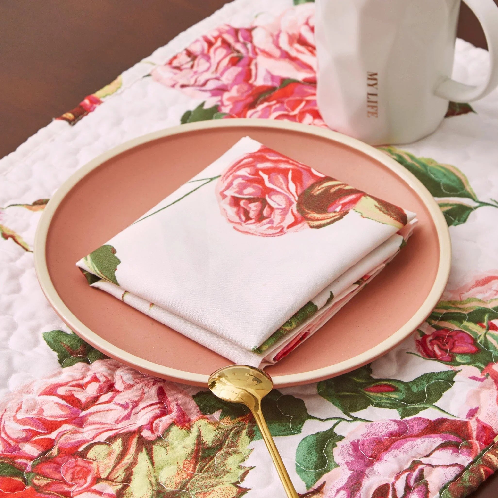 DaDa Bedding Set of 4-Pieces Romantic Roses Pink Floral Dining Table Napkins 18" x 18" (879) DaDalogy Bedding Collection