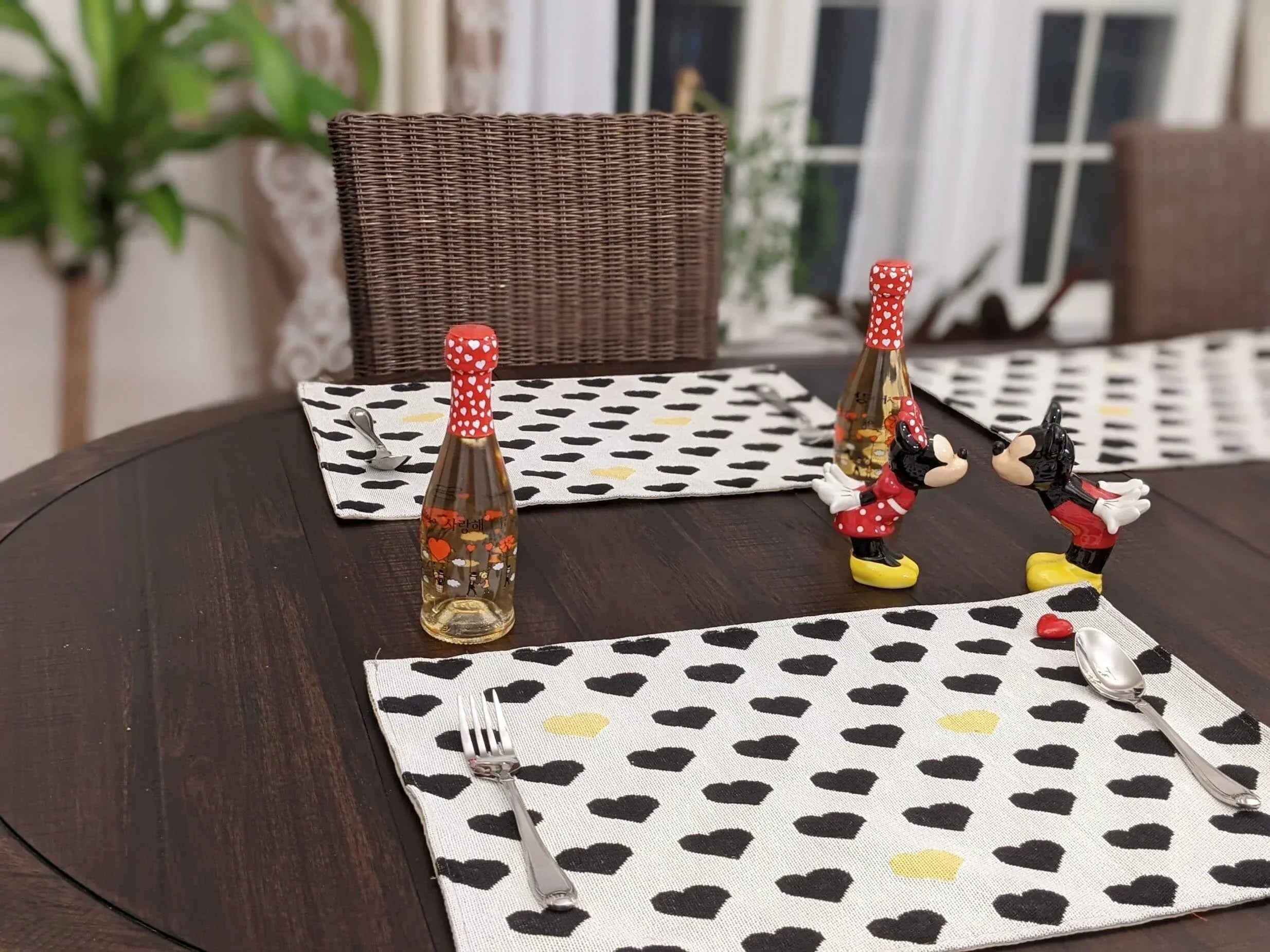 DaDa Bedding Set of 4-Pieces Valentine's day Yellow & Black Hearts Tapestry Dining Table Placemats 13” x 19” (18113) DaDalogy Bedding Collection