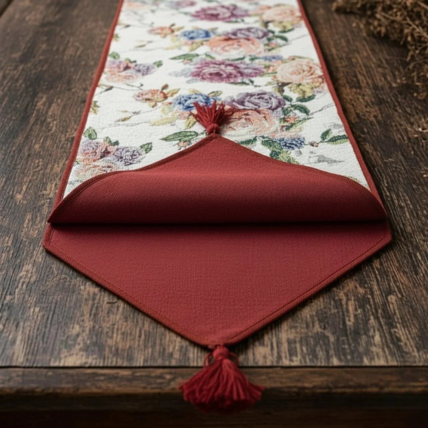 DaDa Bedding Vintage Romantic Roses Lovely Pink Floral Woven Tapestry Dining Table Runner (879) DaDalogy Bedding Collection