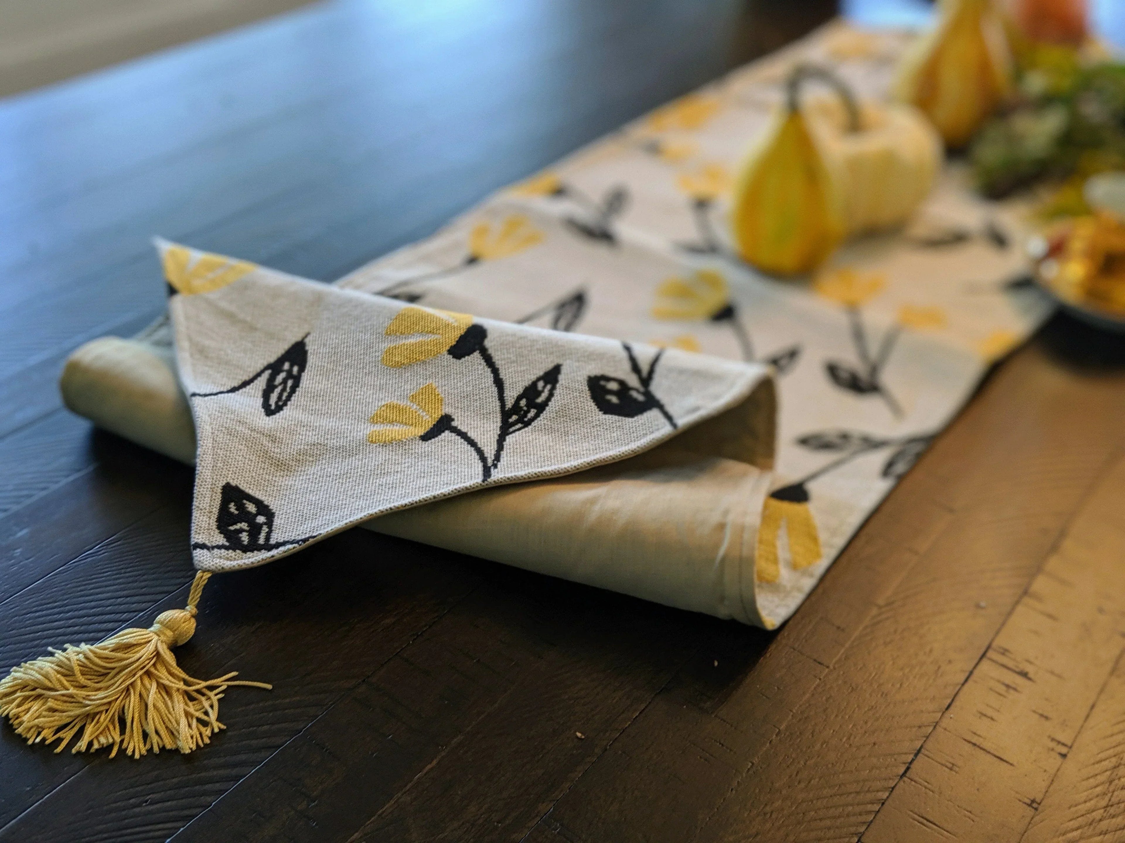 DaDa Bedding Yellow Fleur Floral Garden Woven Tapestry Dining Table Runner (18112) DaDalogy Bedding Collection