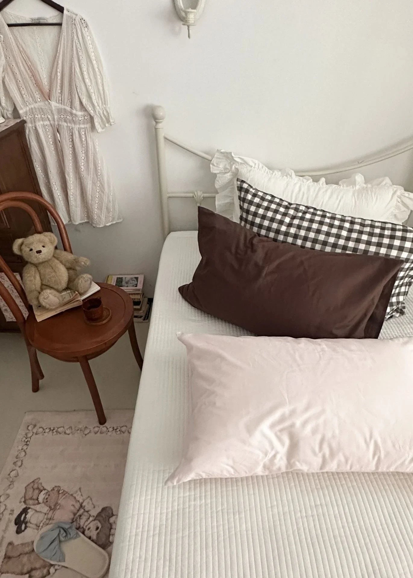 Ella Pure Cotton Pillowcases / Brown Ever Lasting