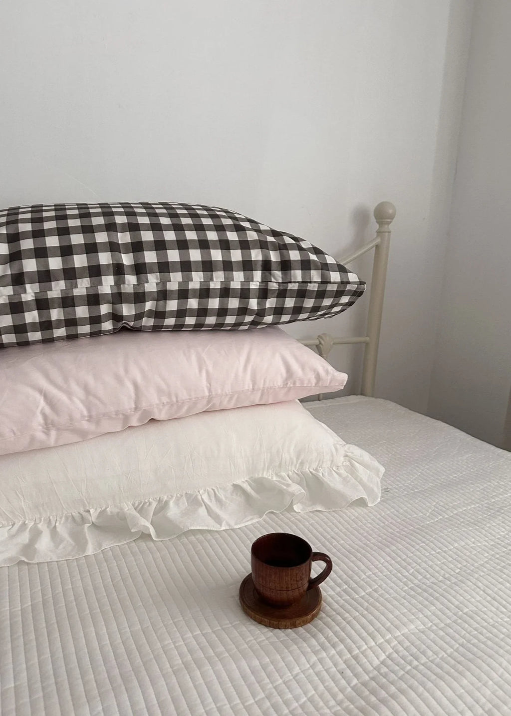 Ella Pure Cotton Pillowcases / Brown Ever Lasting