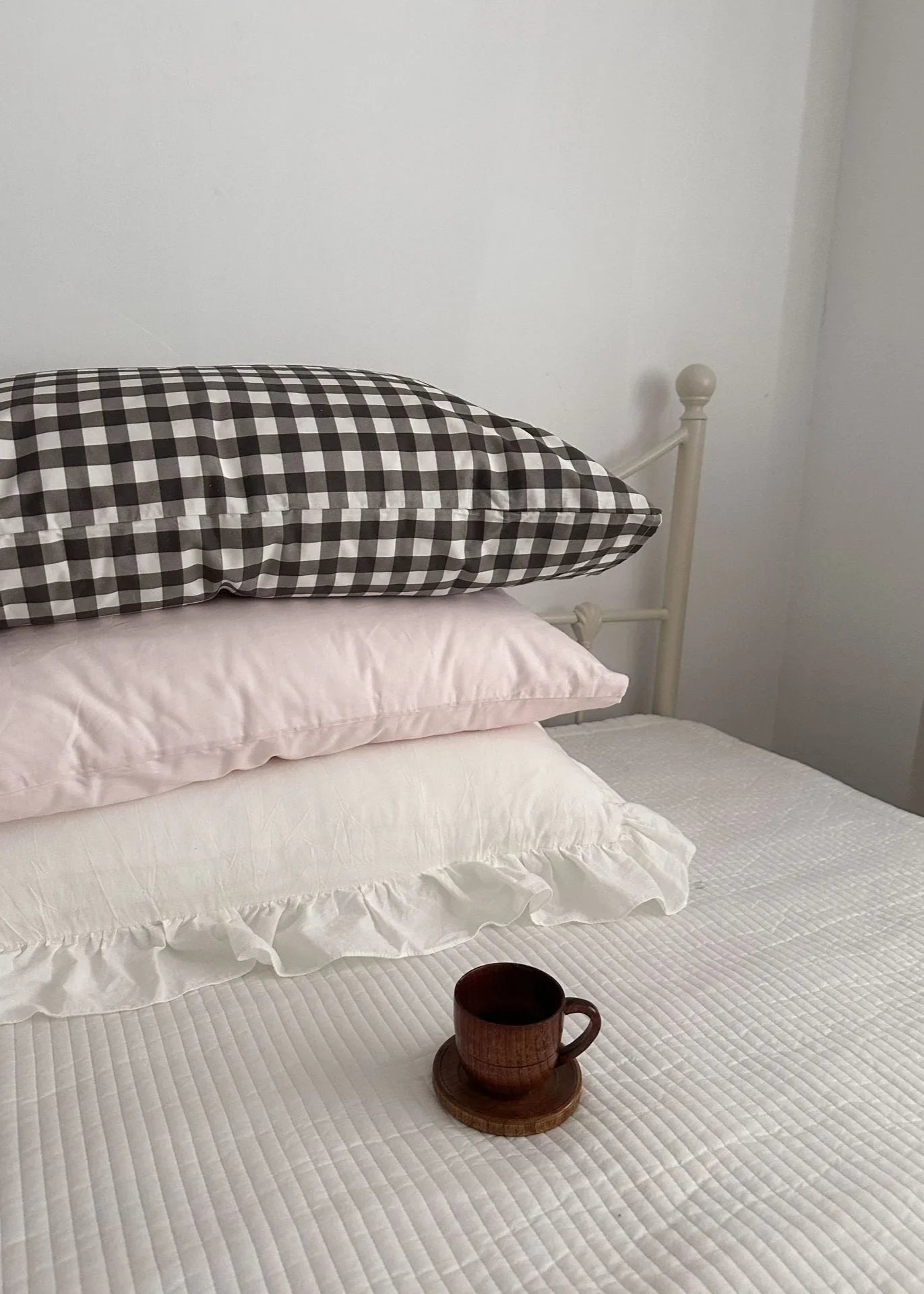 Ella Pure Cotton Pillowcases / Brown Ever Lasting