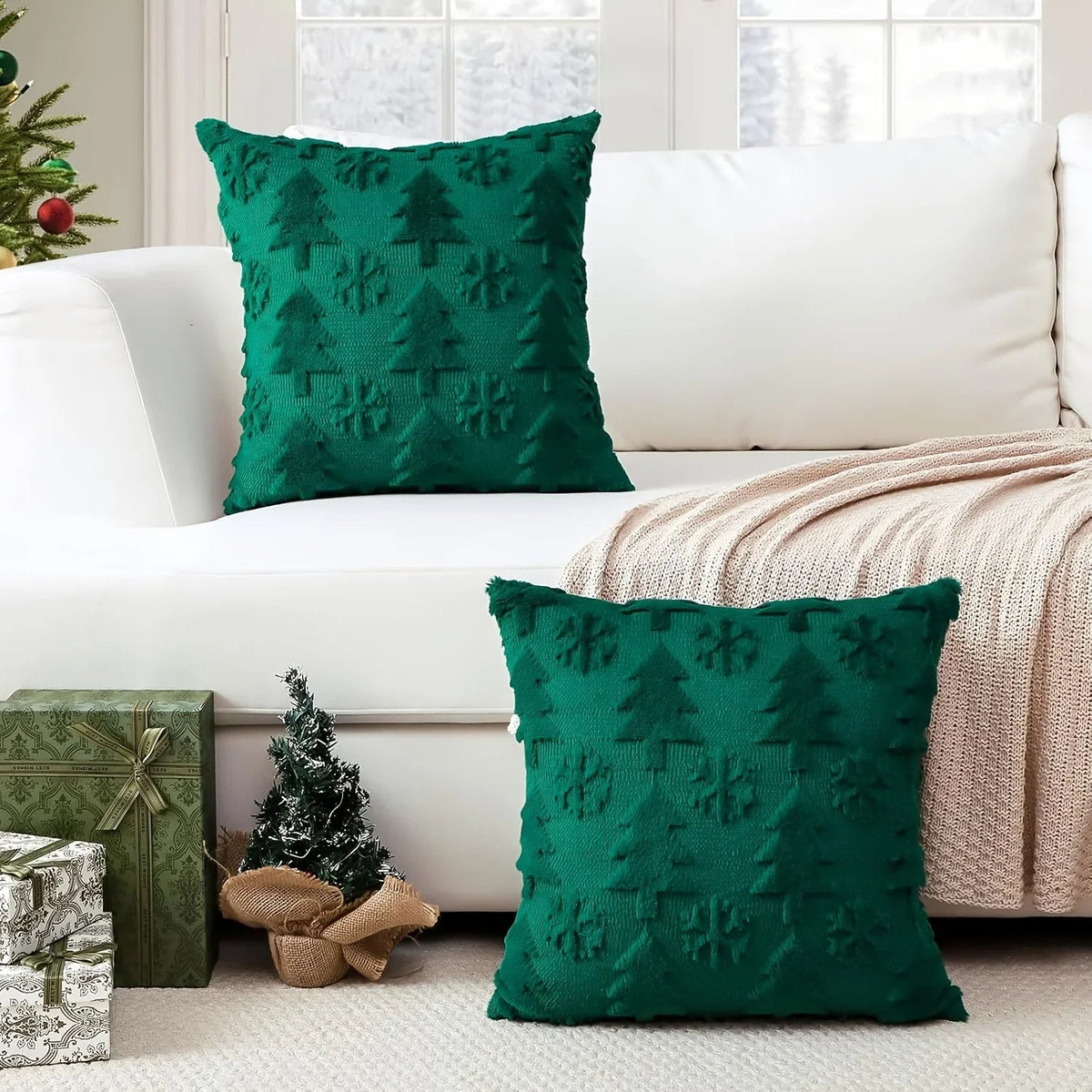 Faux Wool Christmas Tree Throw Pillow Covers, 45.72x45.72 Cm, Snowflake Design - House Of Avana [[SKU:HOA-CUS-405]]