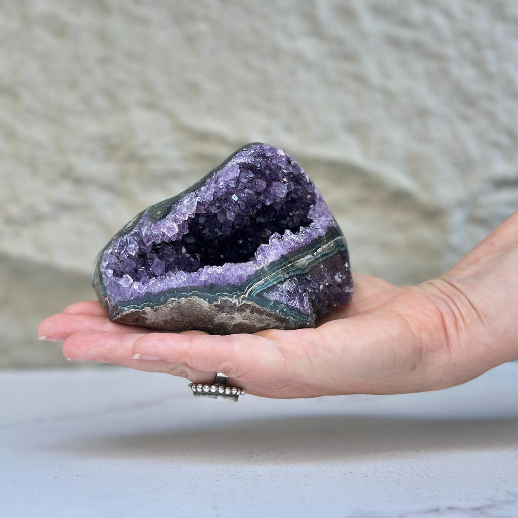 Amethyst geode, extra quality amethyst