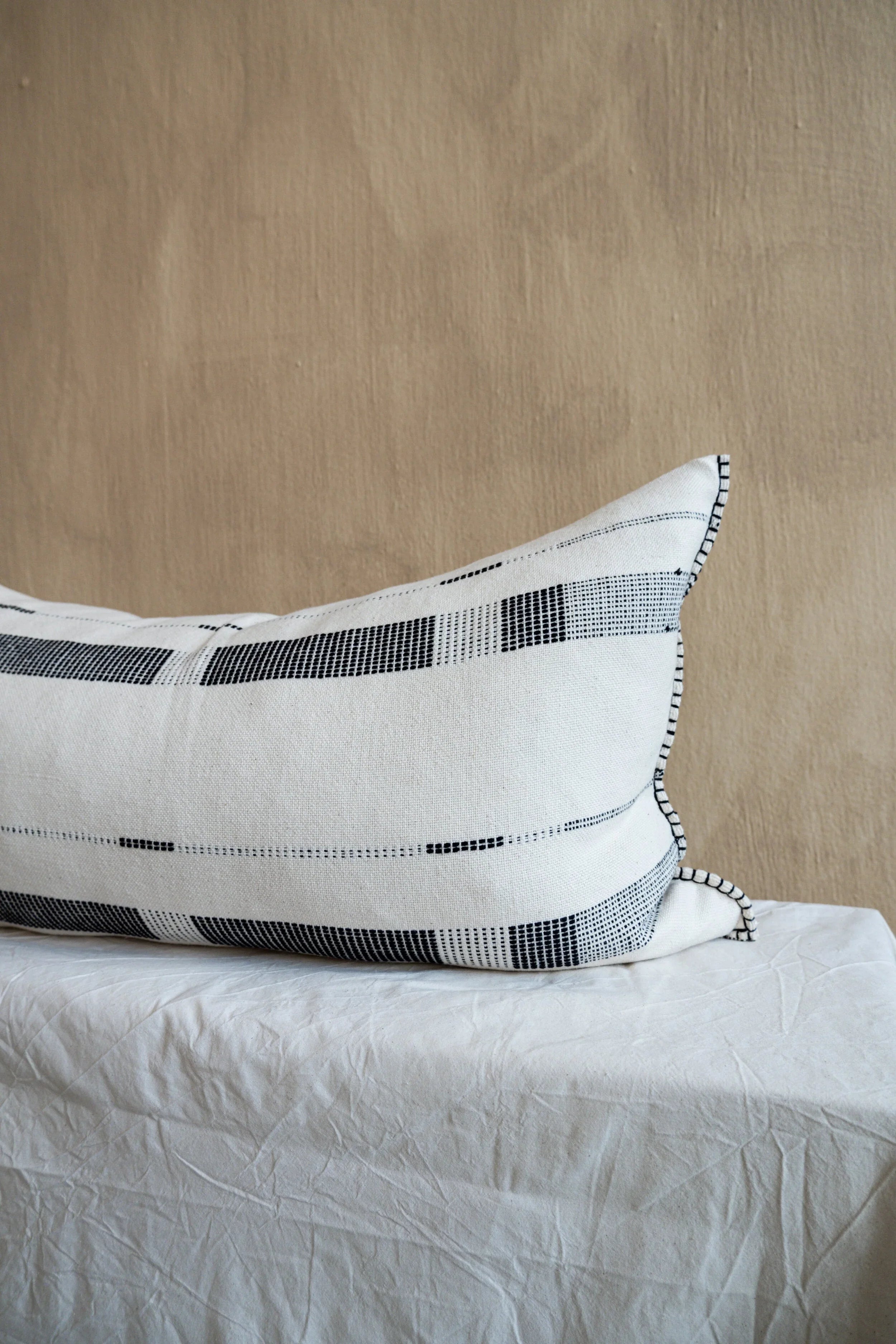Fulcrum Onyx Oversized Cotton Lumbar Pillow - House Of Avana