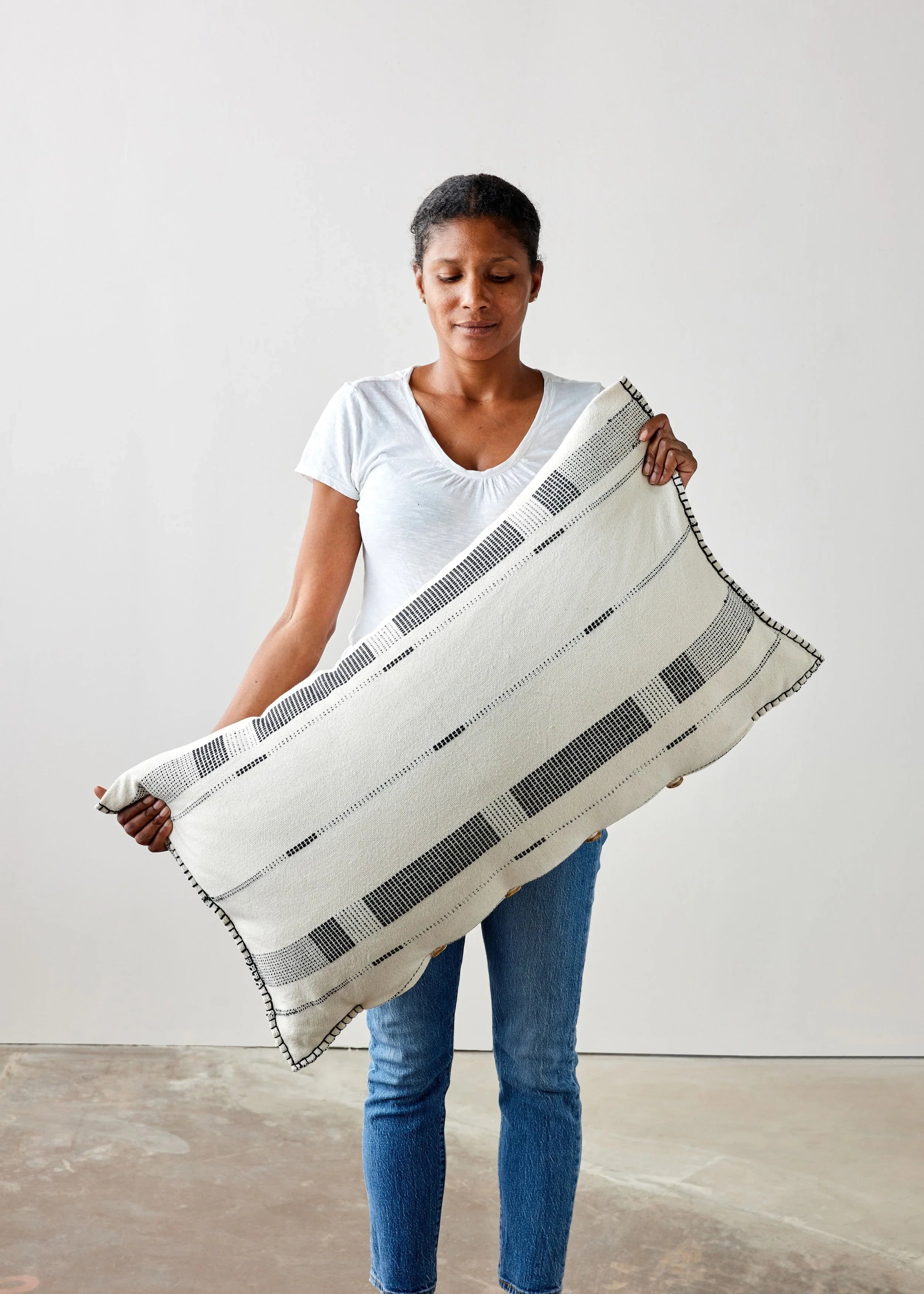 Fulcrum Onyx Oversized Cotton Lumbar Pillow - House Of Avana