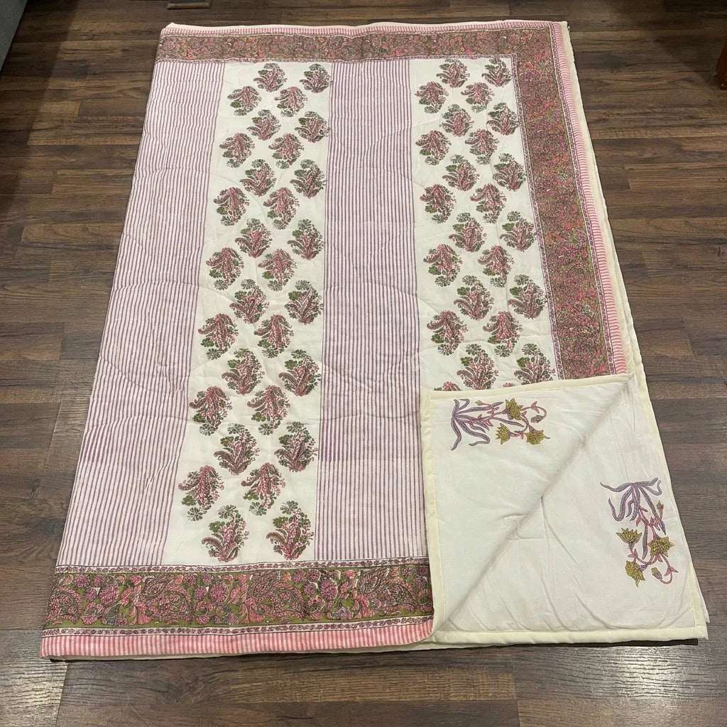 Cream & Deep Pink Jaipur Indian hand block print floral quilted comforter | Jaipur Indian hand block print cotton muslin quilted comforter | Sanganer floral block print bedding | Queen King size quilt India | House of Avana [[SKU:HOA-COM-DPOG-005]]
