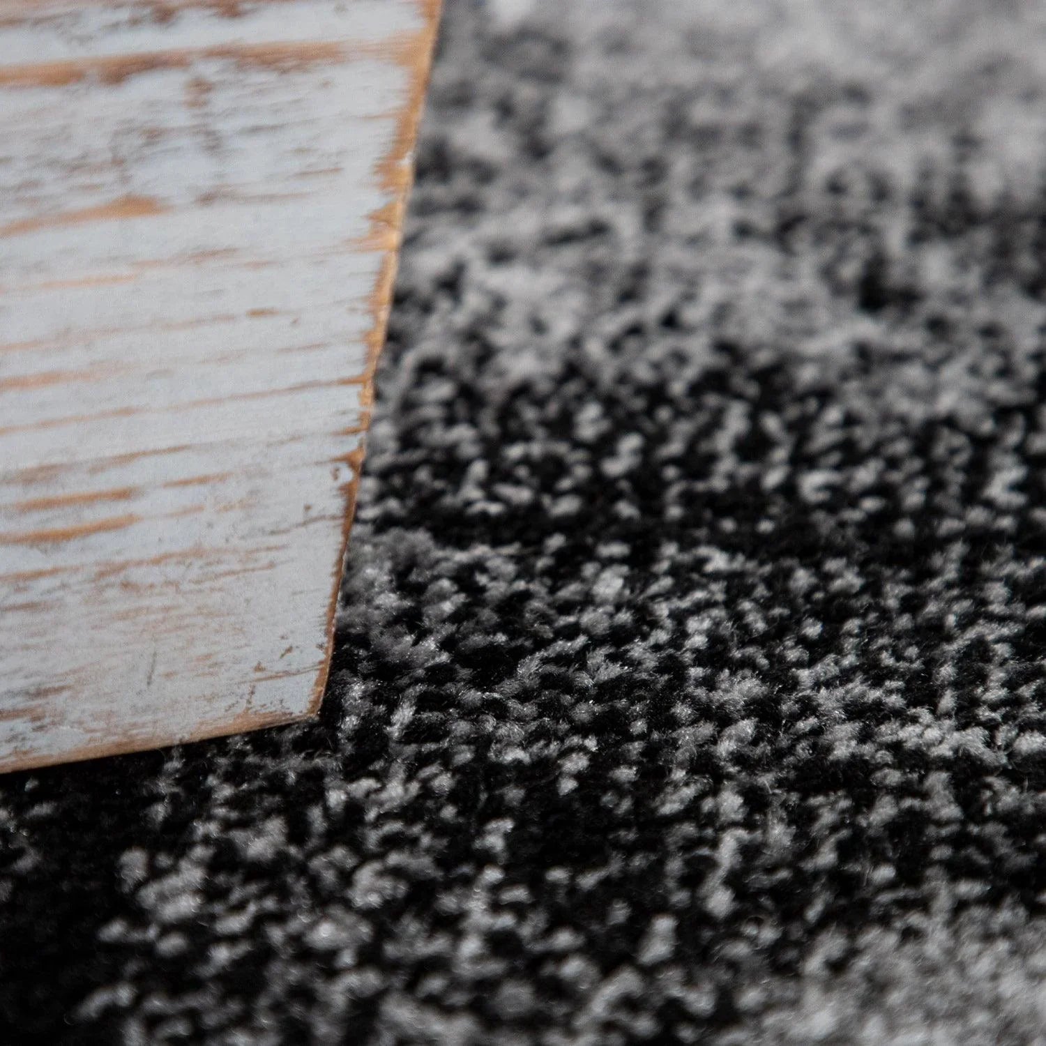 Grey White Area Rug Modern Design with Abstract Paint Effect, detail shot - House Of Avana
