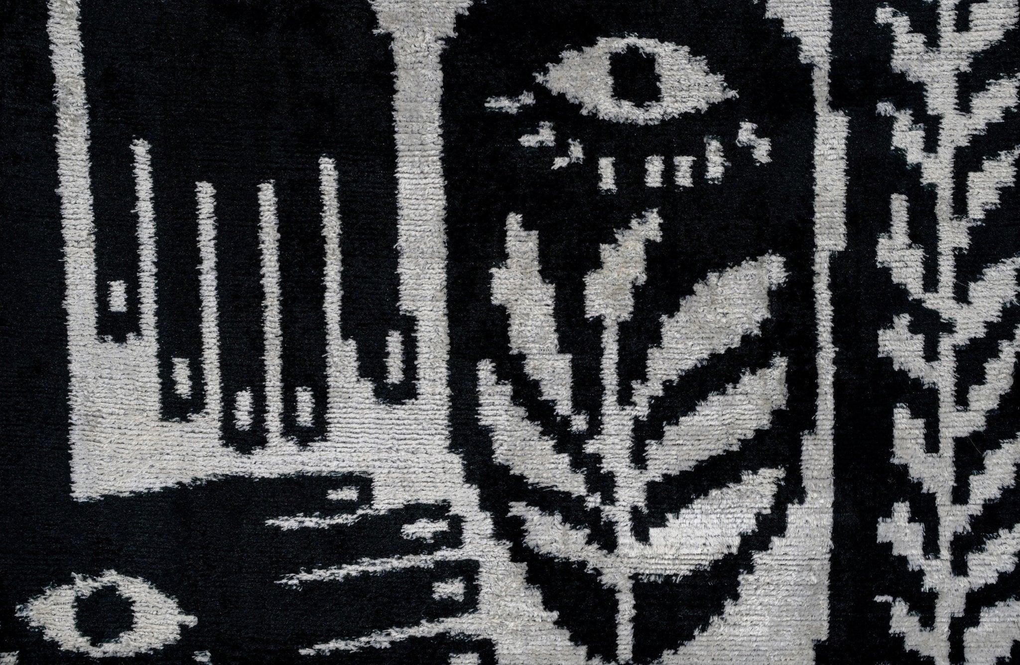 Handmade Velvet Throw Pillow with Black and White Abstract Eye Design - High-quality 20x20 Inch... - House Of Avana
