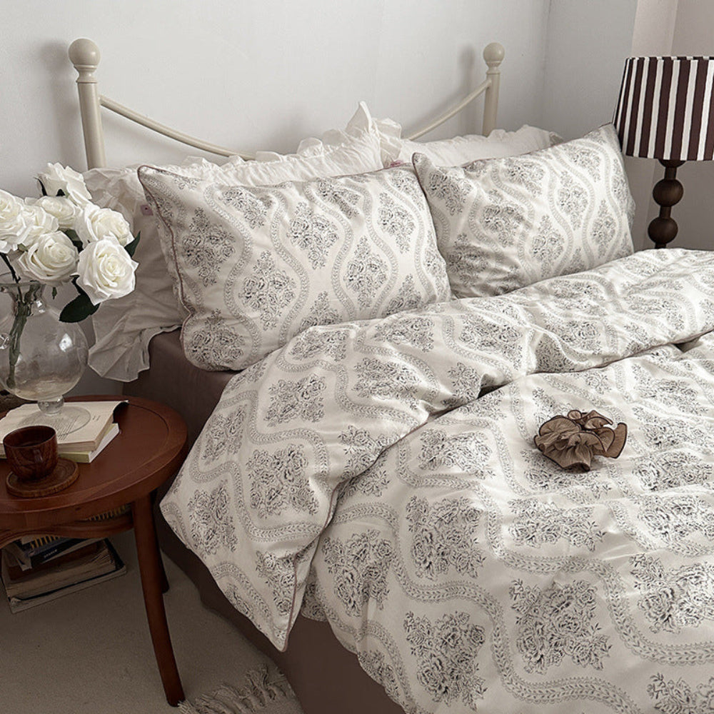 Hannah Vintage Floral Braids Cotton Bedding Set / White Ever Lasting