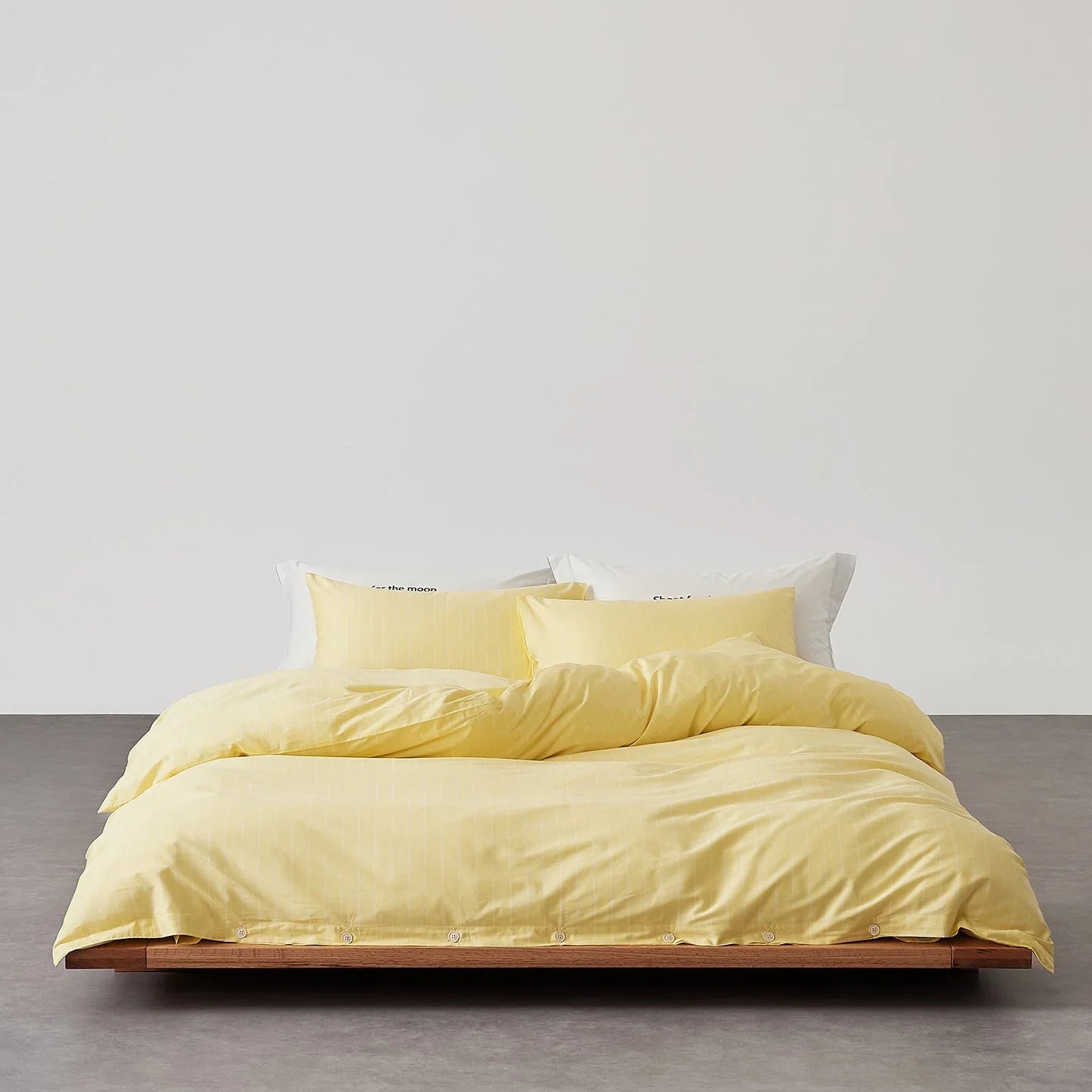 Henry Striped Buttoned Bedding Set / Blue Ever Lasting