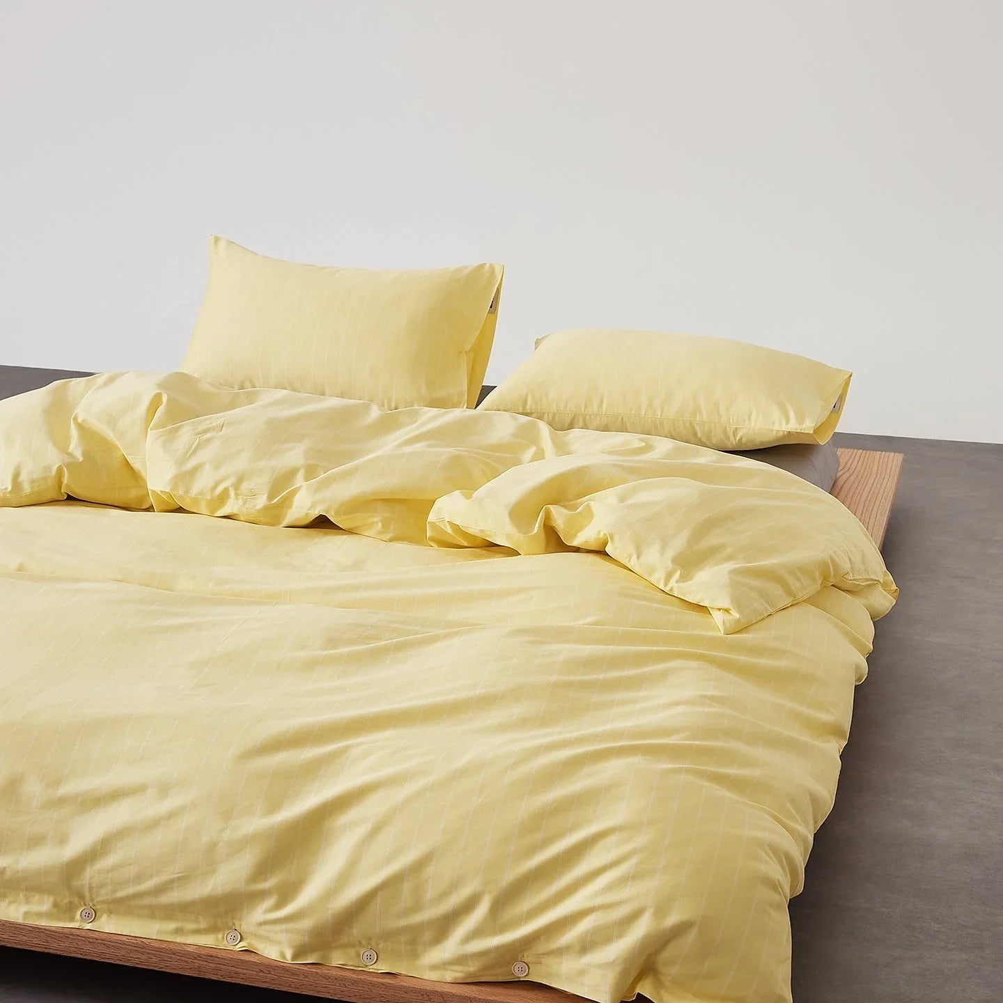 Henry Striped Buttoned Bedding Set / Blue Ever Lasting