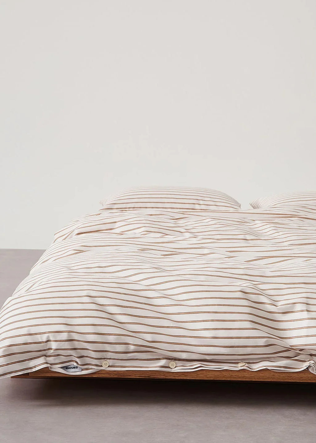 Henry Striped Buttoned Bedding Set / Blue Ever Lasting