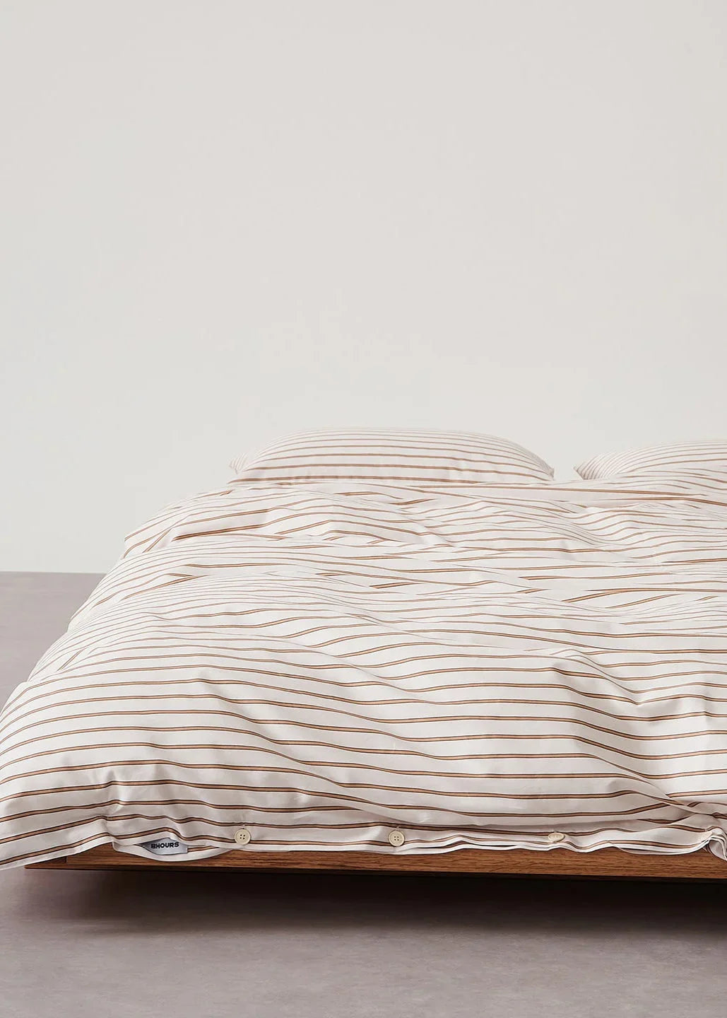 Henry Striped Buttoned Bedding Set / Blue Ever Lasting
