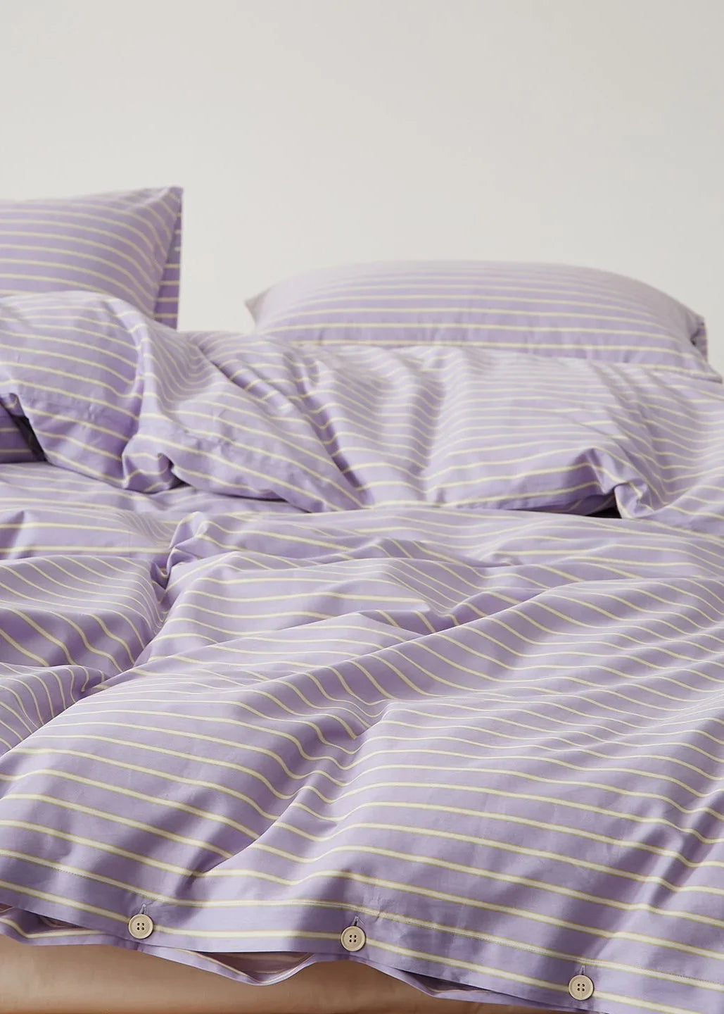 Henry Striped Buttoned Bedding Set / Blue Ever Lasting