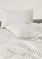 Henry Striped Buttoned Bedding Set / Blue Ever Lasting