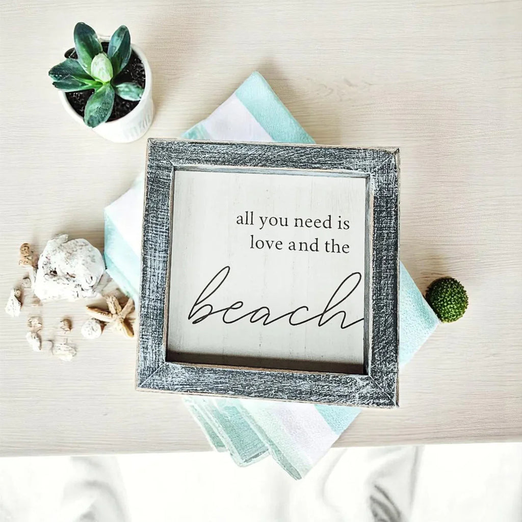 Love & Beach Sign Gia Roma