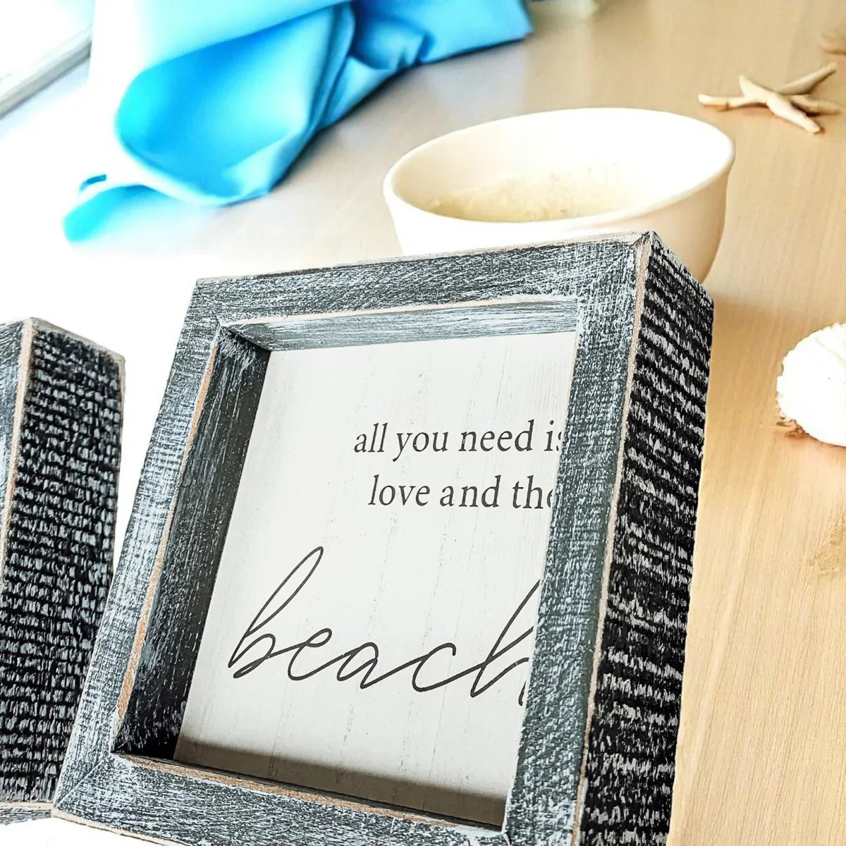 Love & Beach Sign Gia Roma