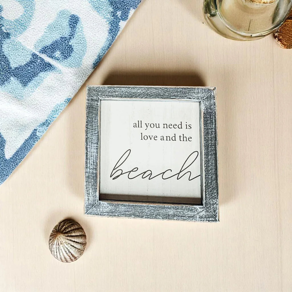 Love & Beach Sign Gia Roma
