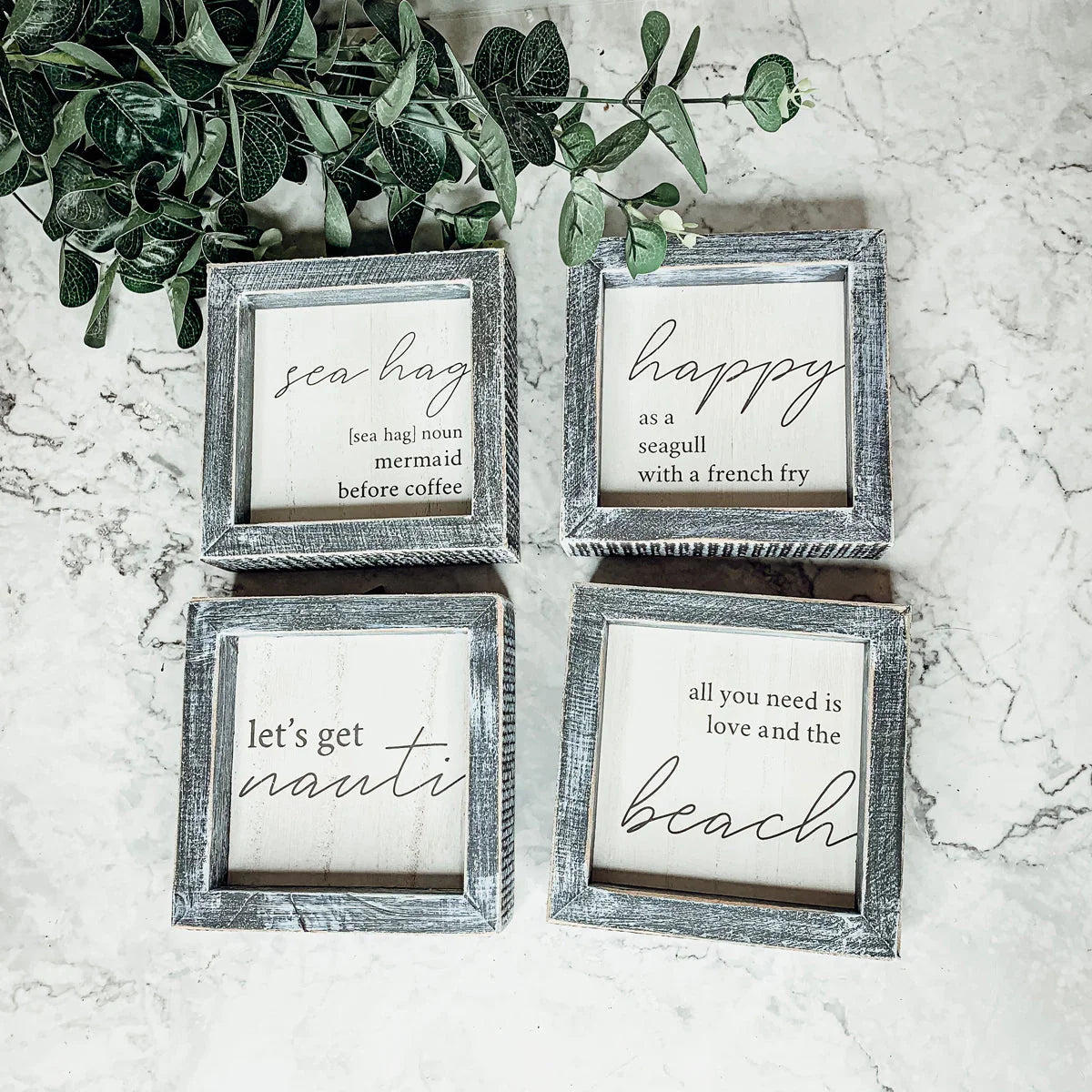 Love & Beach Sign Gia Roma