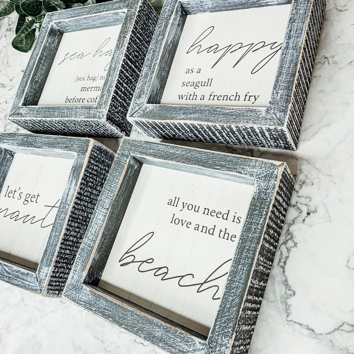 Love & Beach Sign Gia Roma