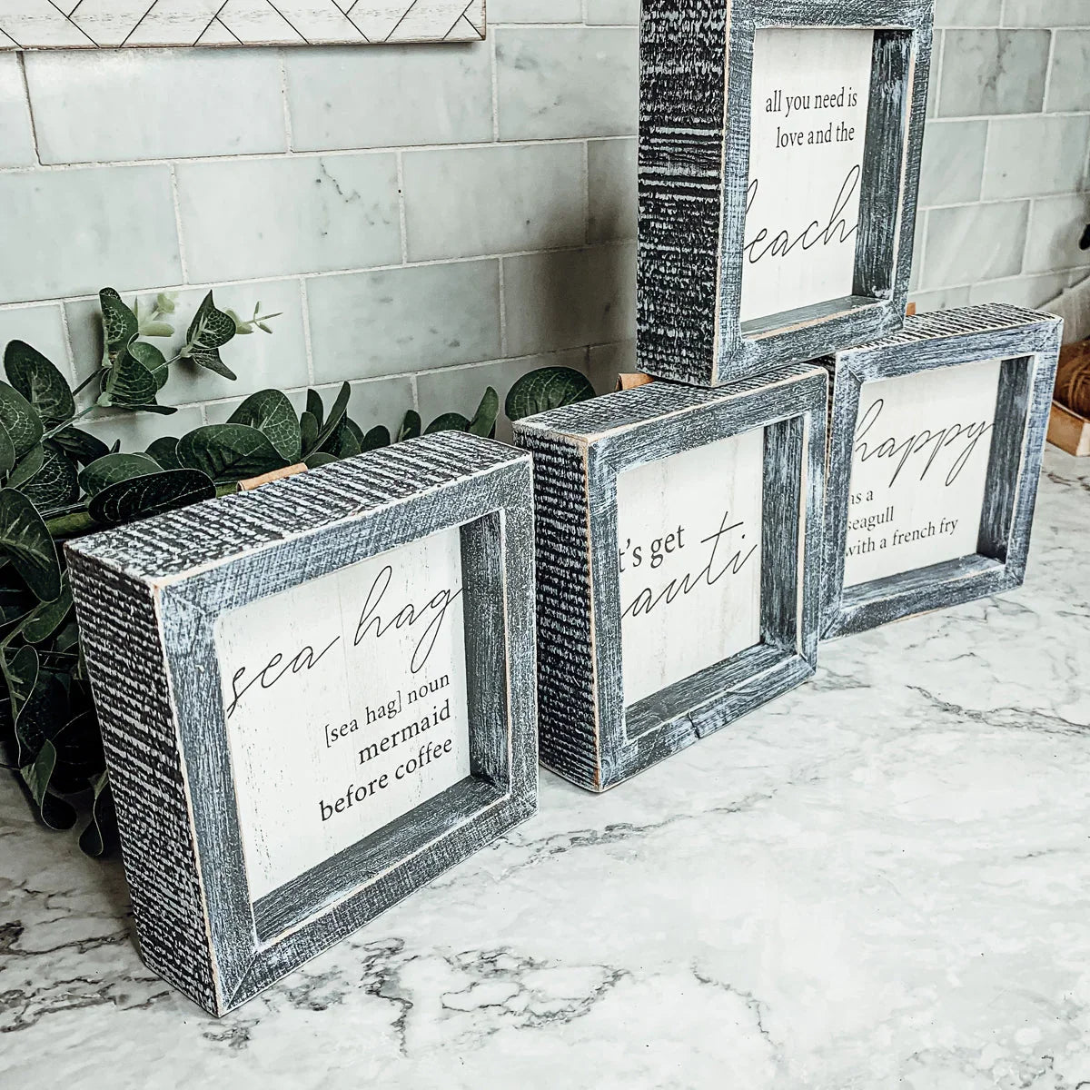 Love & Beach Sign Gia Roma