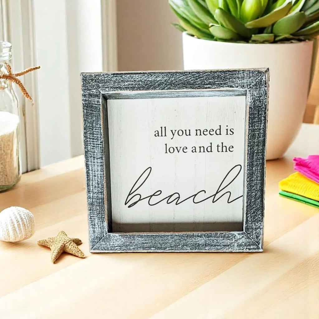 Love & Beach Sign Gia Roma