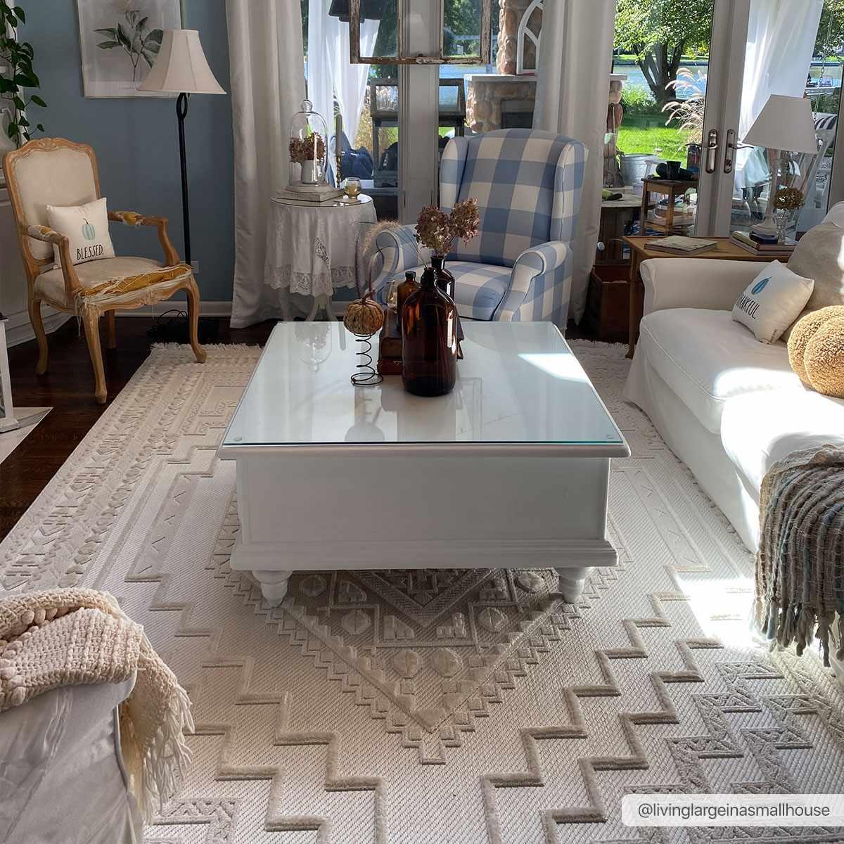 Alya White Fringe Rug Hauteloom