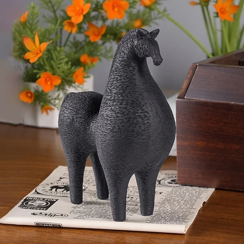 Horse Figurine - Black Intricate Texture, front view - House Of Avana
