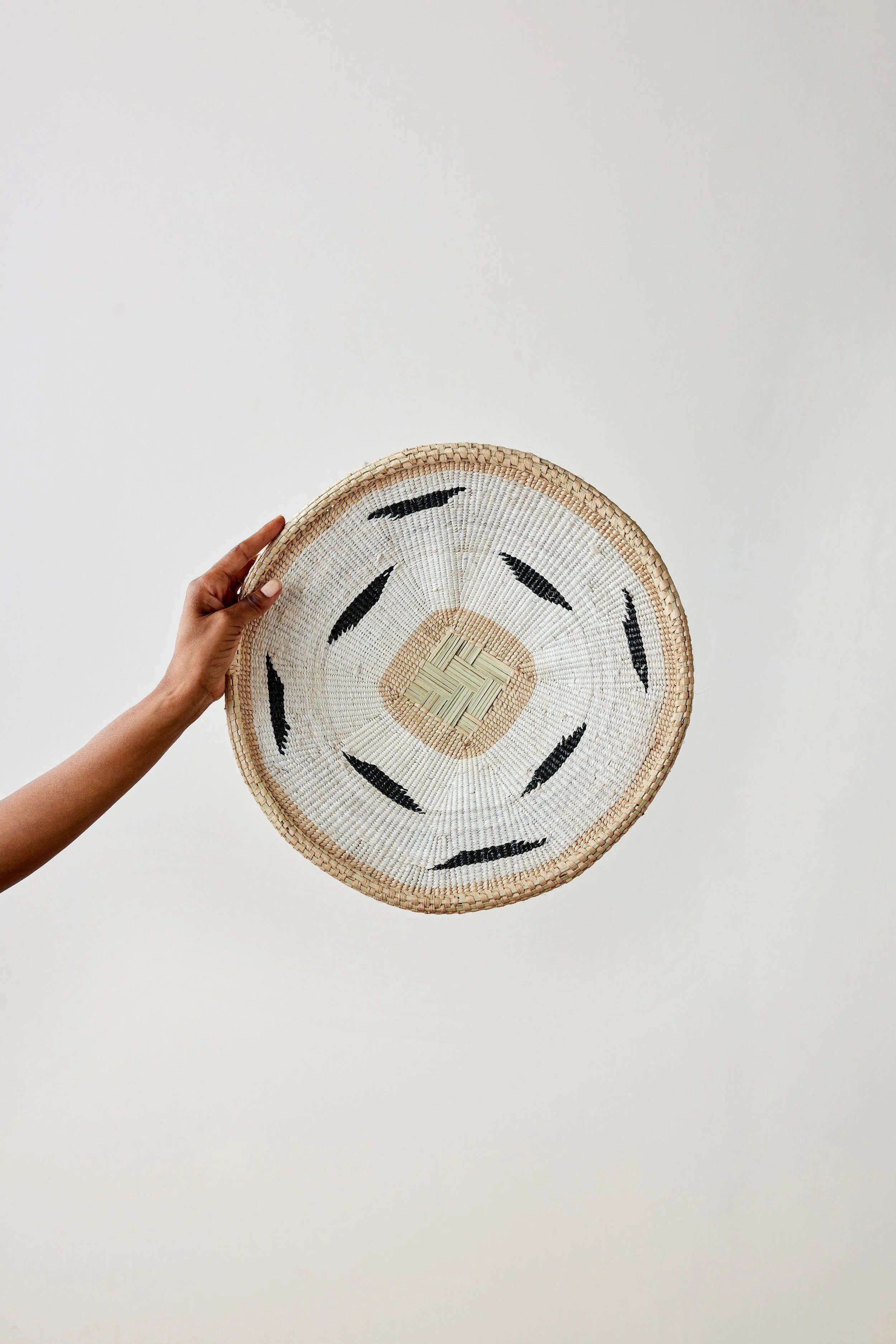 Nolyia White Flat Basket Kanju Interiors