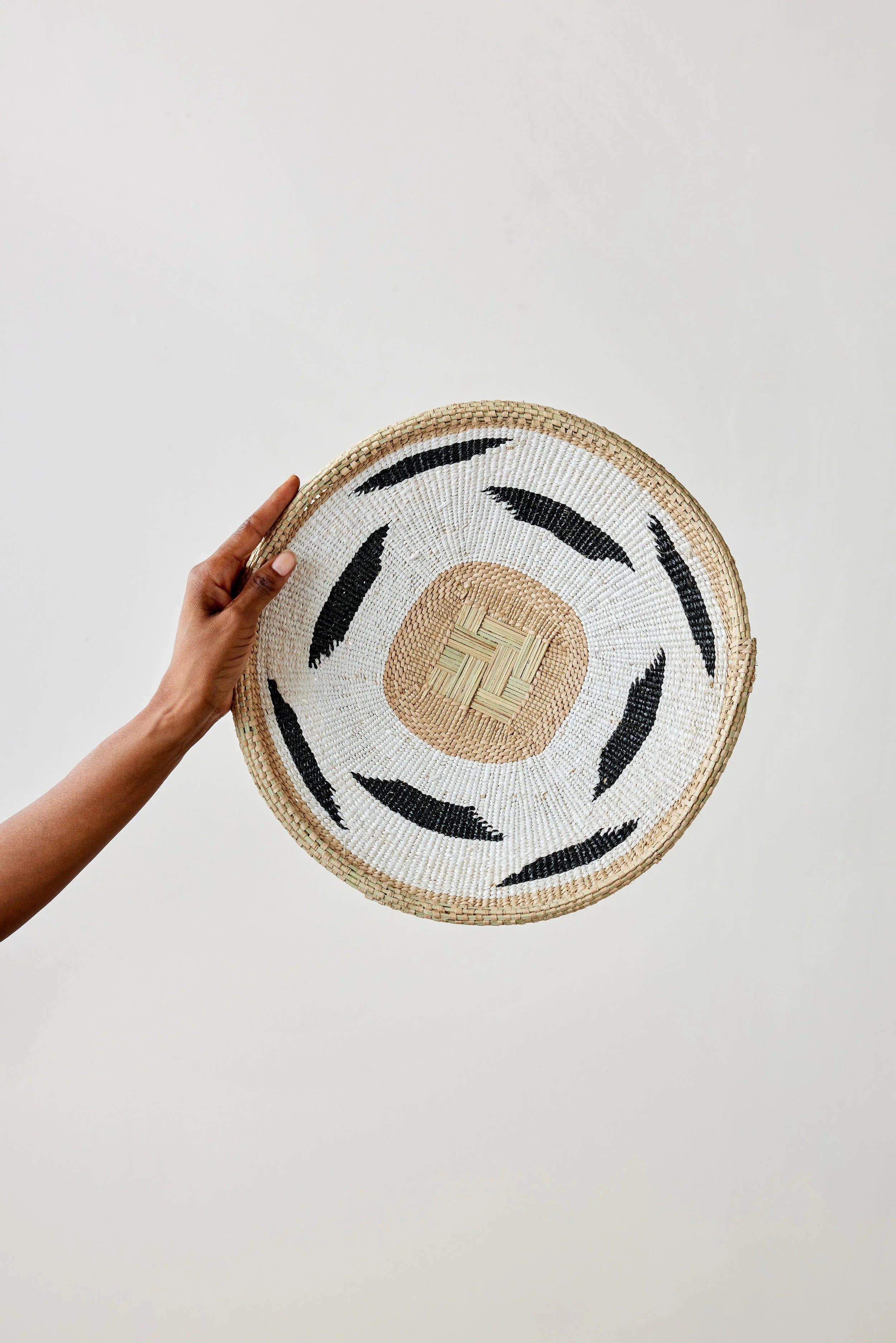 Nolyia White Flat Basket Kanju Interiors