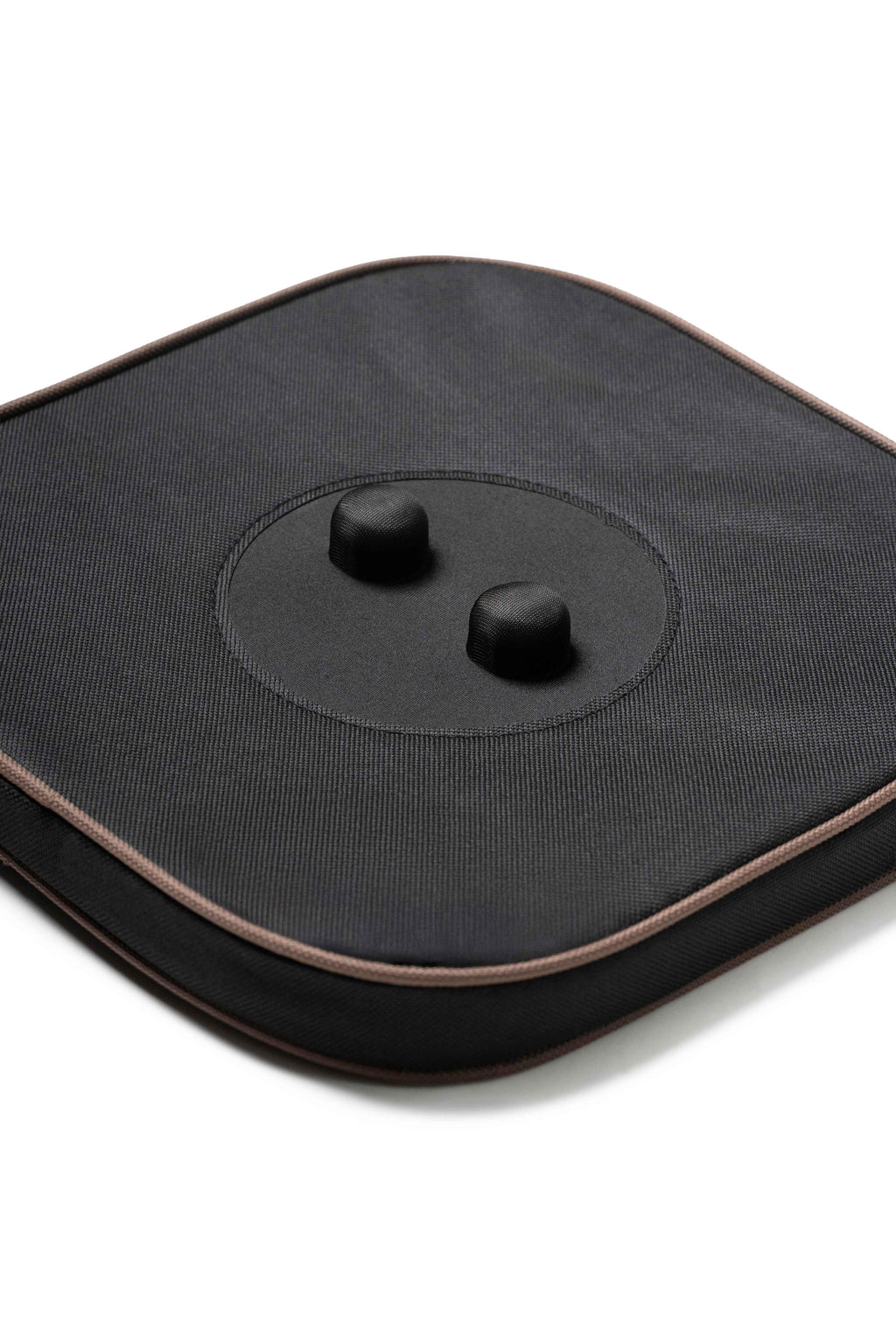 Nomad Cush | Black-Brown