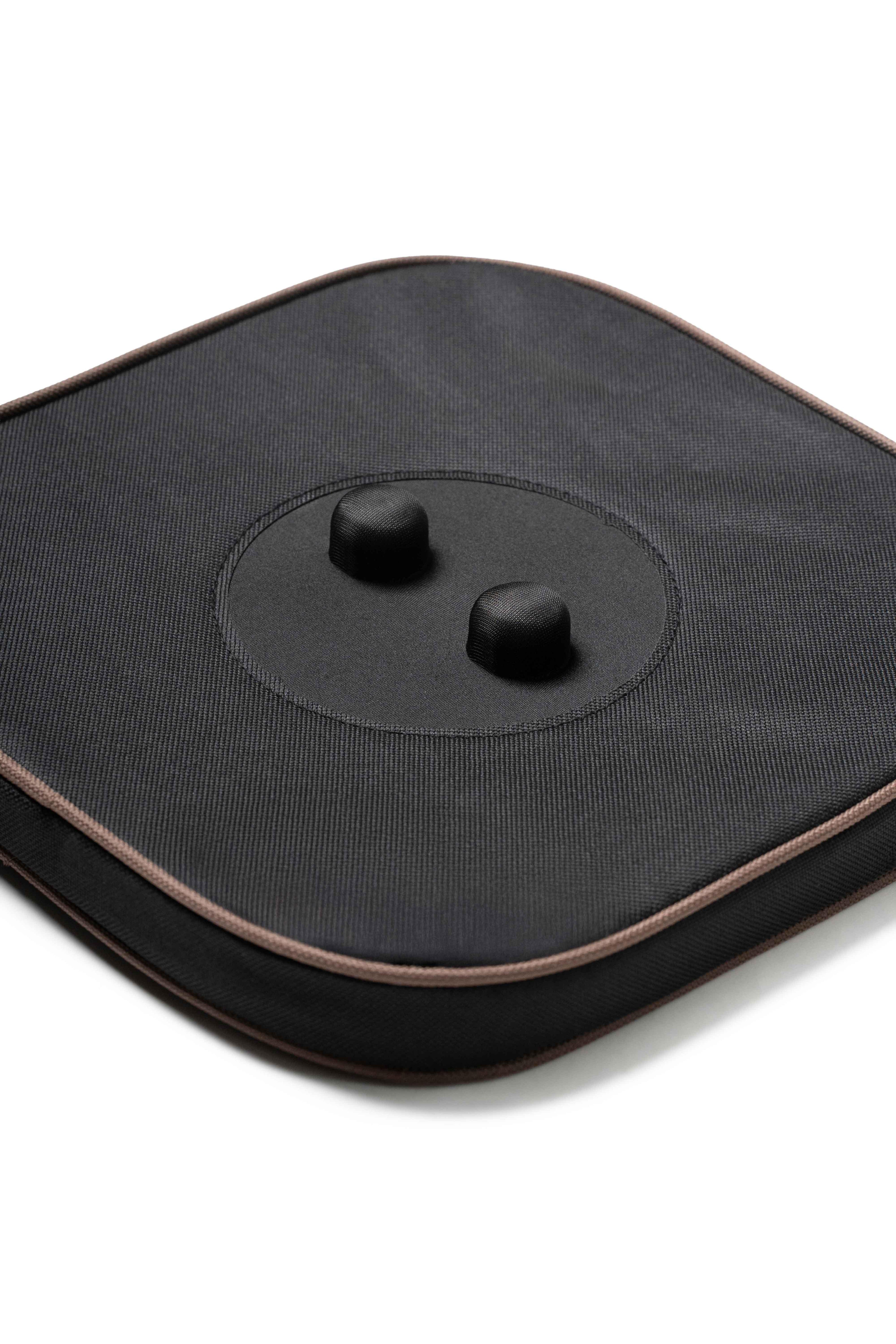 Nomad Cush | Black-Brown