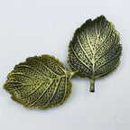 Nordic Maple Leaf Cup Coaster Compatible for Maple Syrup - Polished Metal Waterproof Table, Elegant Scandinavian Leaf for Tables, Dining Tables, Holiday Decor (Christmas, Thanksgiving) - Durable Metal Coa (Handwashable)