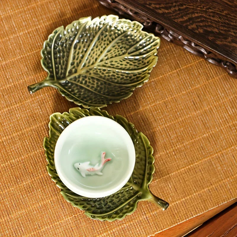 Nordic Maple Leaf Cup Coaster Compatible for Maple Syrup - Polished Metal Waterproof Table, Elegant Scandinavian Leaf for Tables, Dining Tables, Holiday Decor (Christmas, Thanksgiving) - Durable Metal Coa (Handwashable)