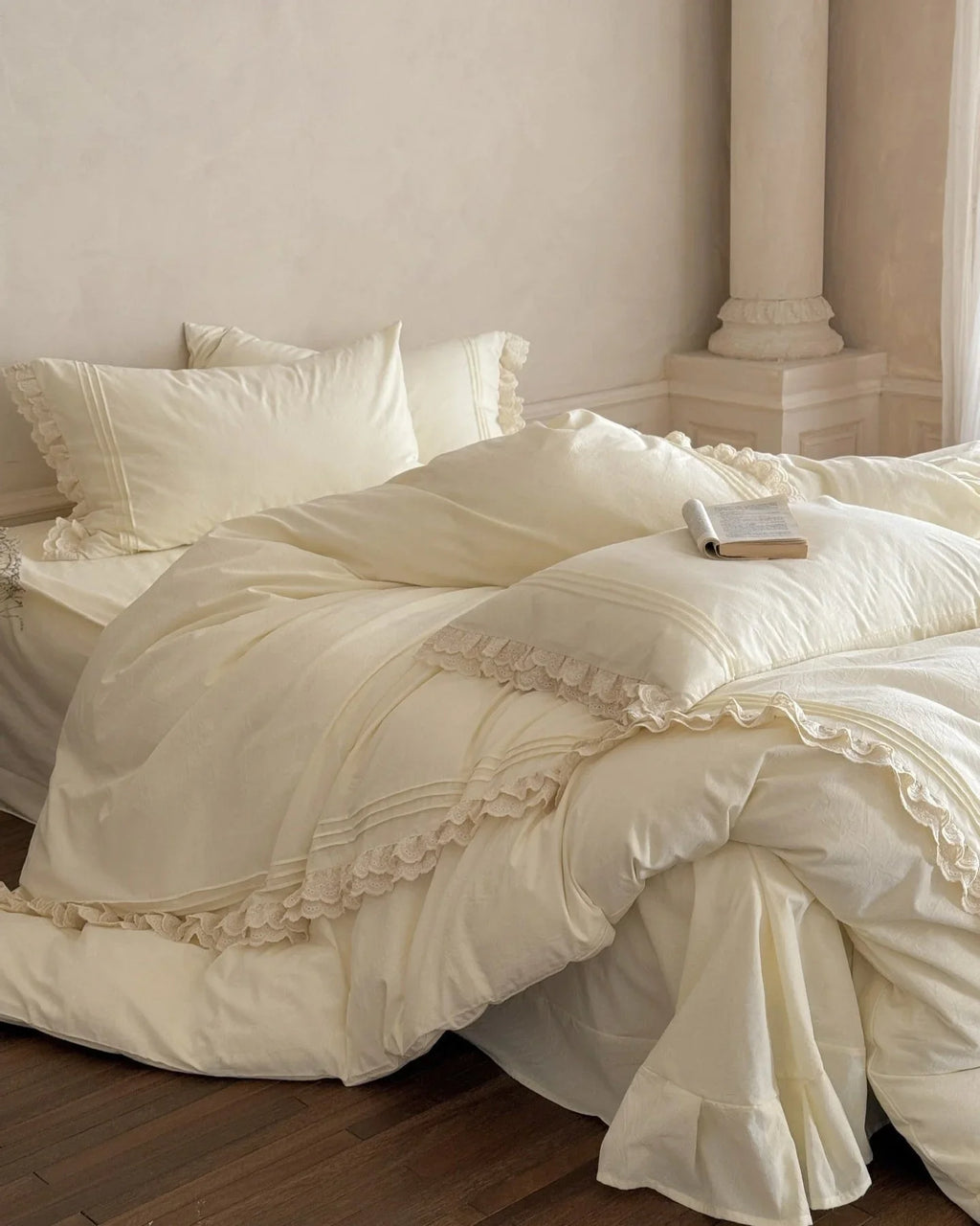 Accordion Pleated Lace Ruffled Bedding Set Ever Lasting