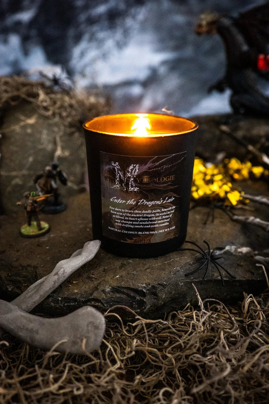 Enter the Dragon's Lair MythologieCandles