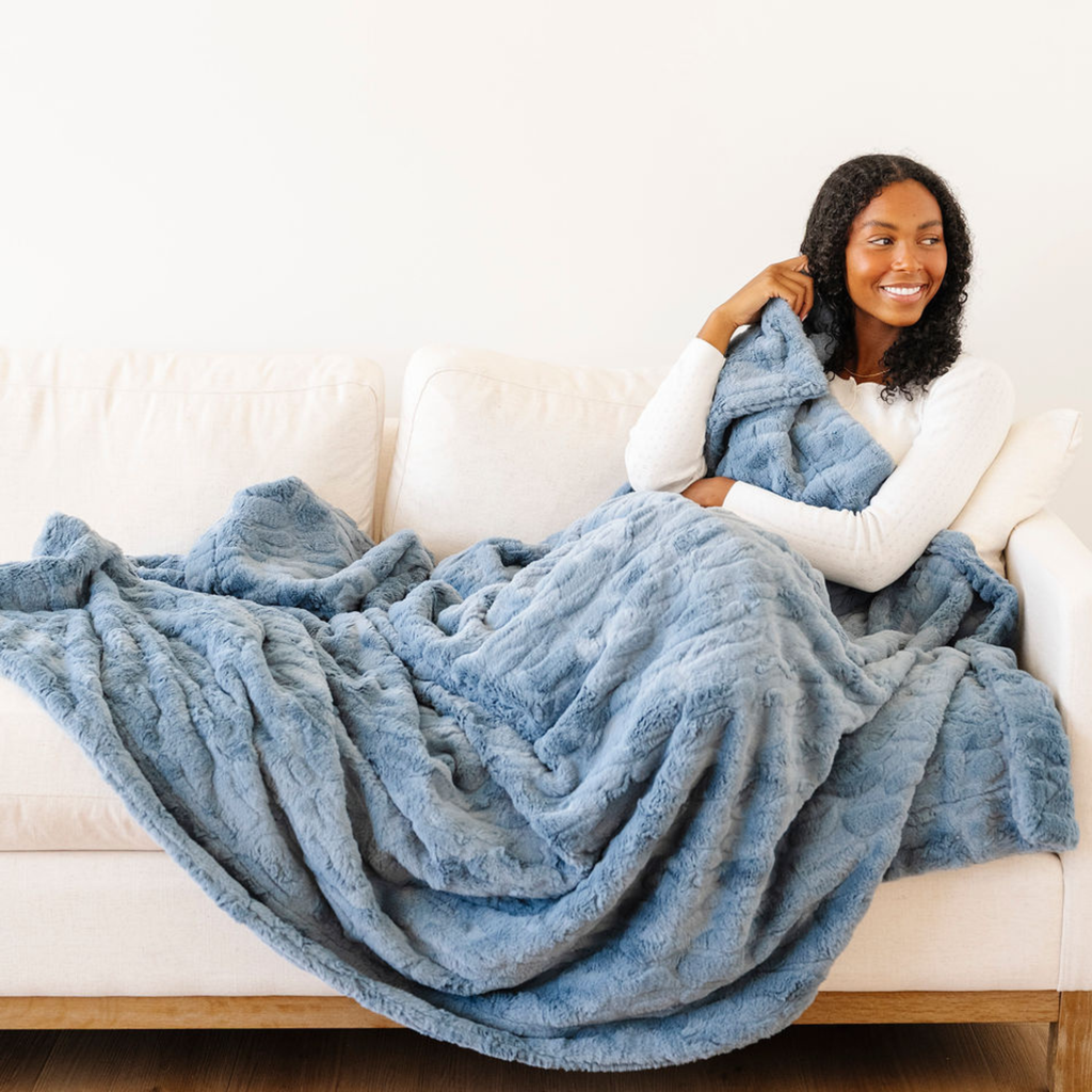 PATTERNED FAUX FUR THROW BLANKETS