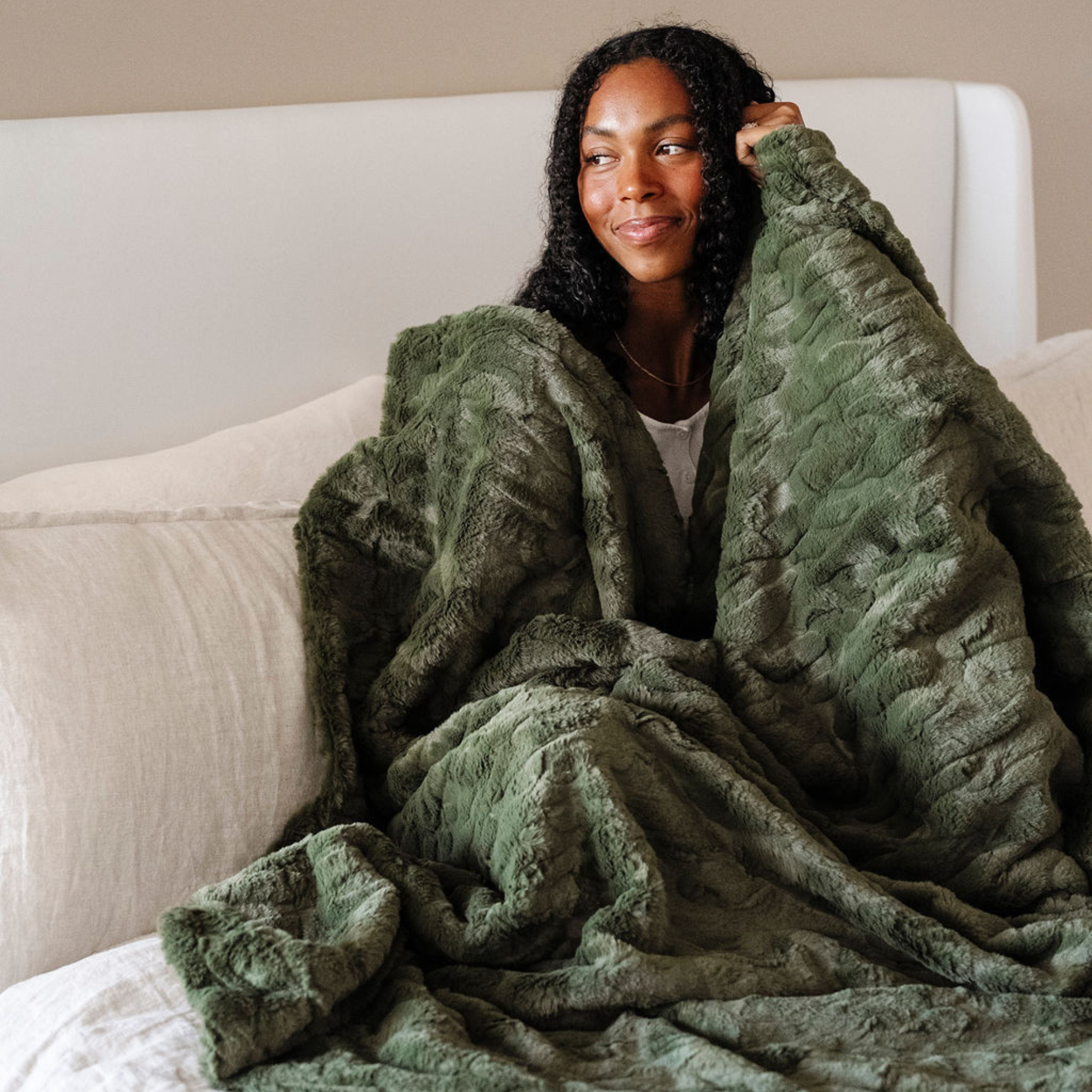 PATTERNED FAUX FUR THROW BLANKETS