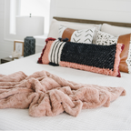 PATTERNED FAUX FUR XL THROW BLANKETS