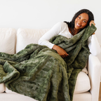 PATTERNED FAUX FUR XL THROW BLANKETS
