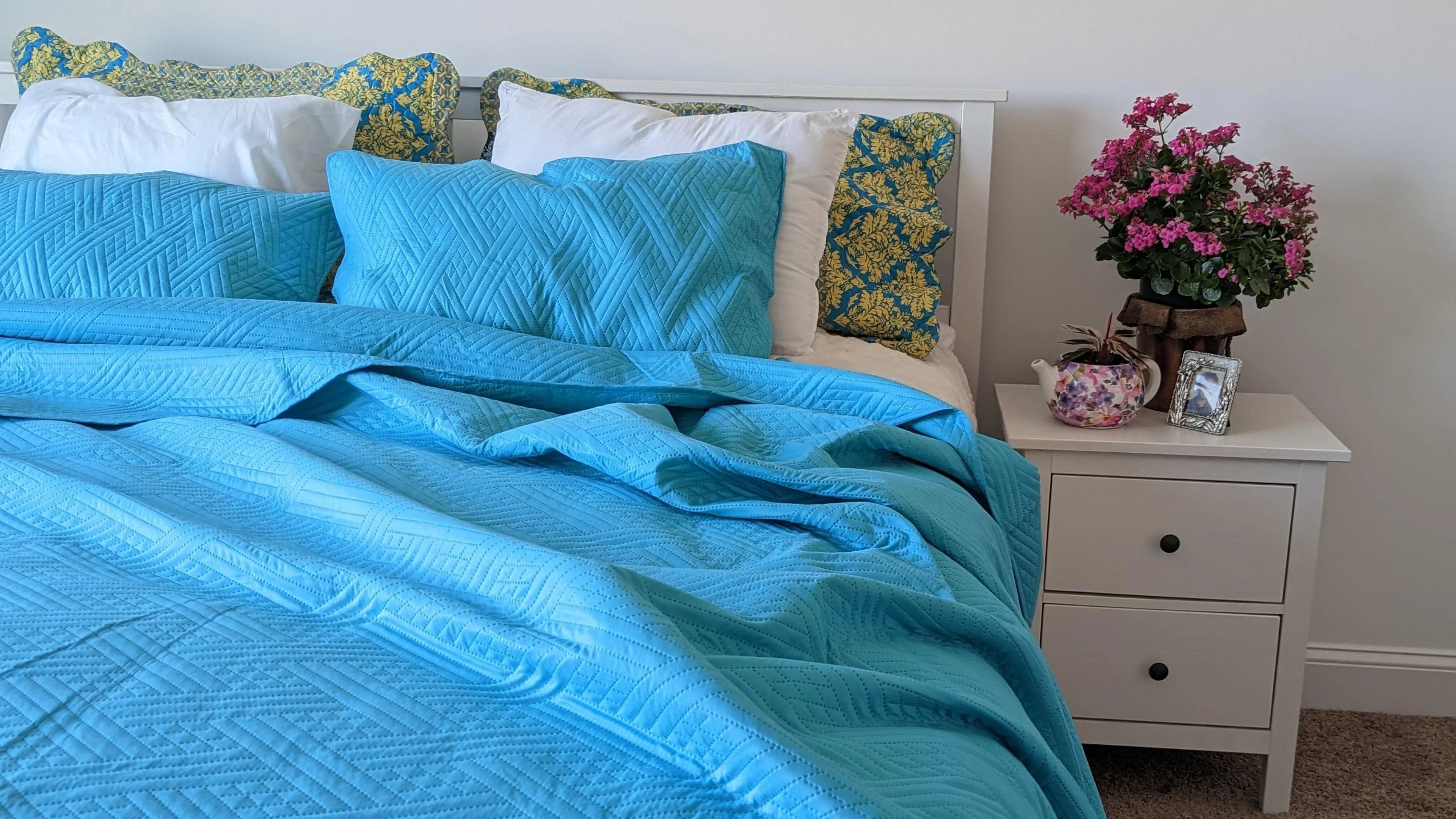 DaDa Bedding Gentle Wave Turquoise Teal Blue Lagoon Lightweight Quilted Bedspread Set (LH3000) DaDalogy Bedding Collection