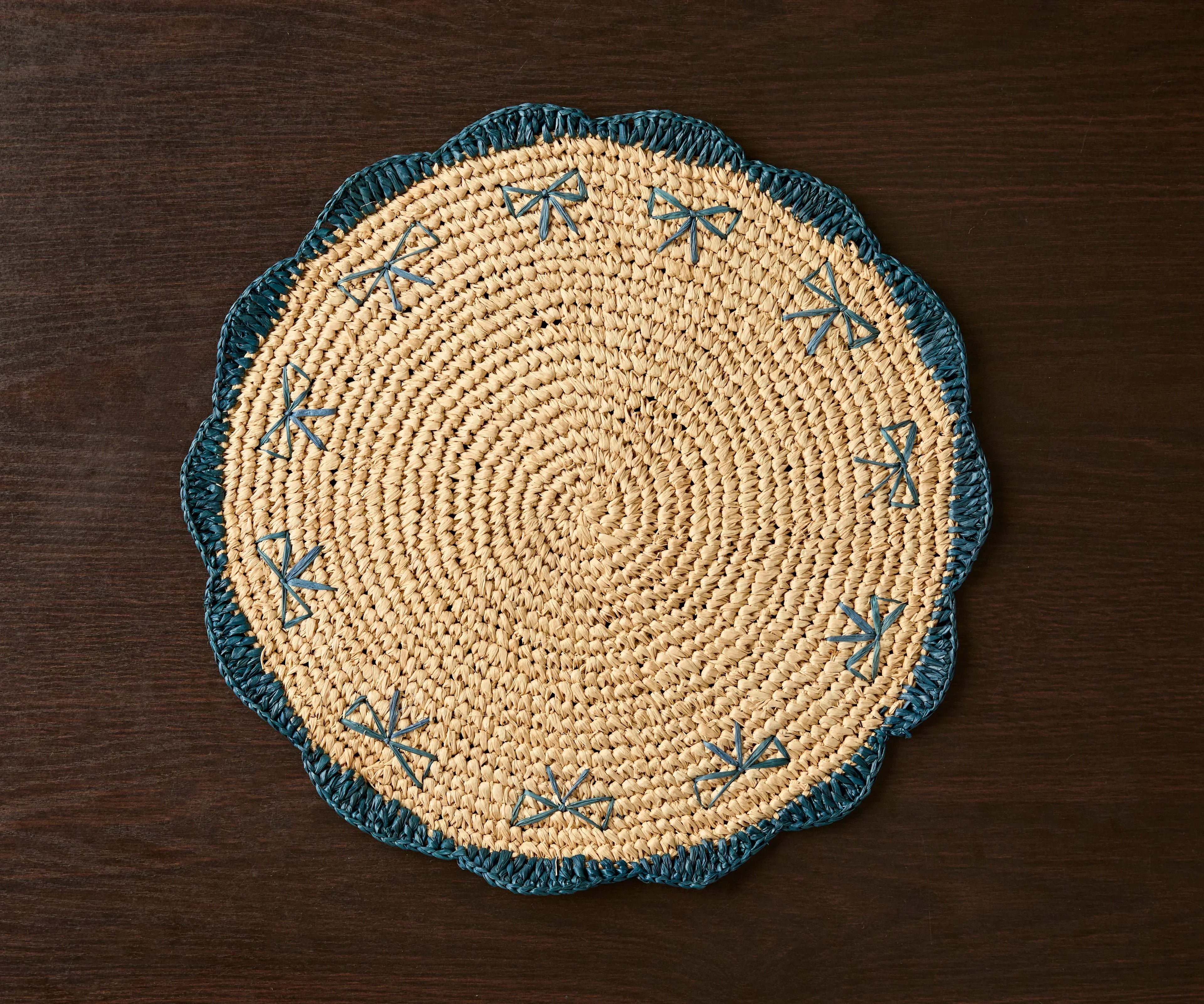 Payton James Handwoven Bow Placemats – Hand-Crocheted Raffia Palm Placemats – Unique Kitchen & Dining Table Decor – Handmade Tableware Payton James