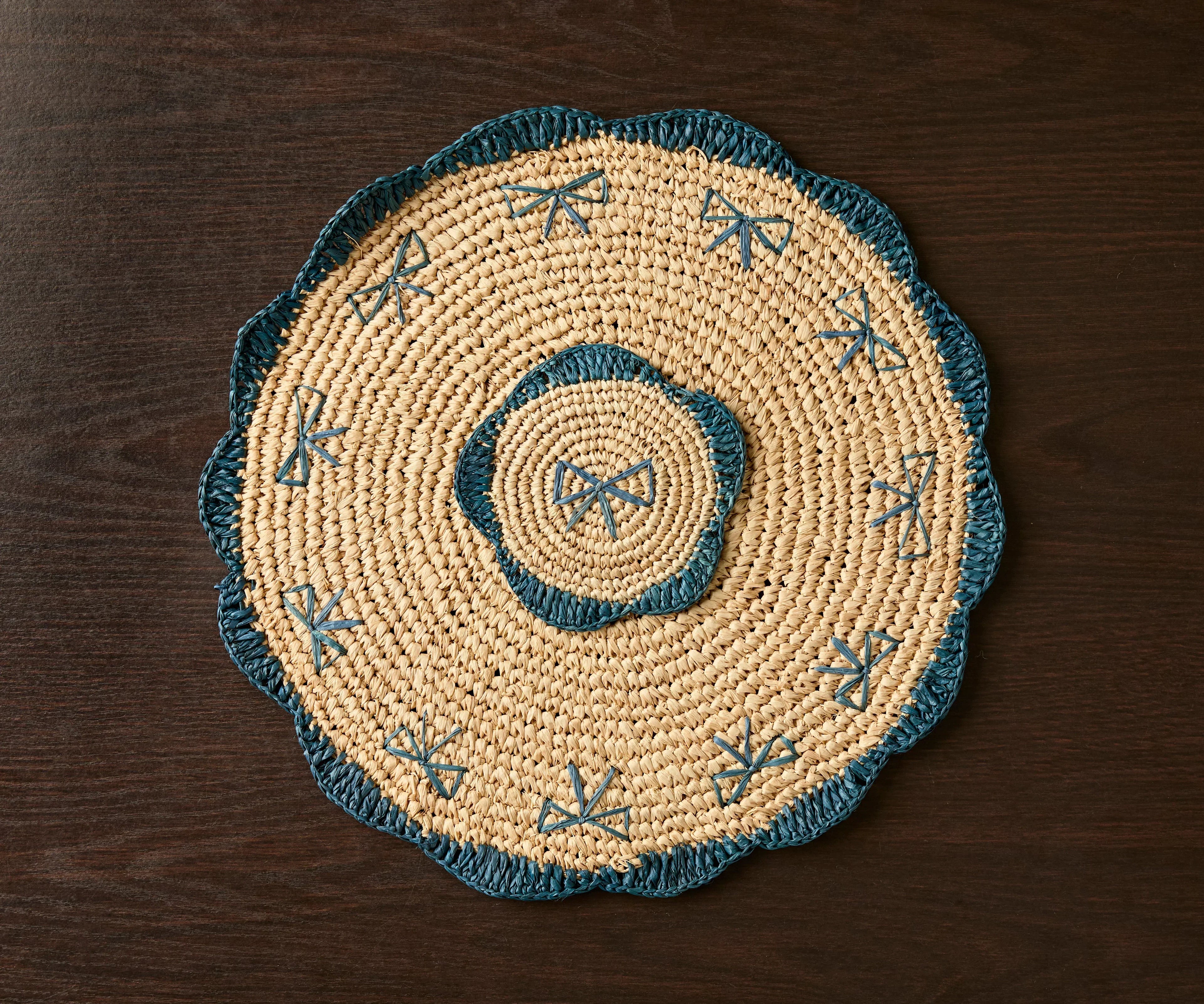 Payton James Handwoven Bow Placemats – Hand-Crocheted Raffia Palm Placemats – Unique Kitchen & Dining Table Decor – Handmade Tableware Payton James