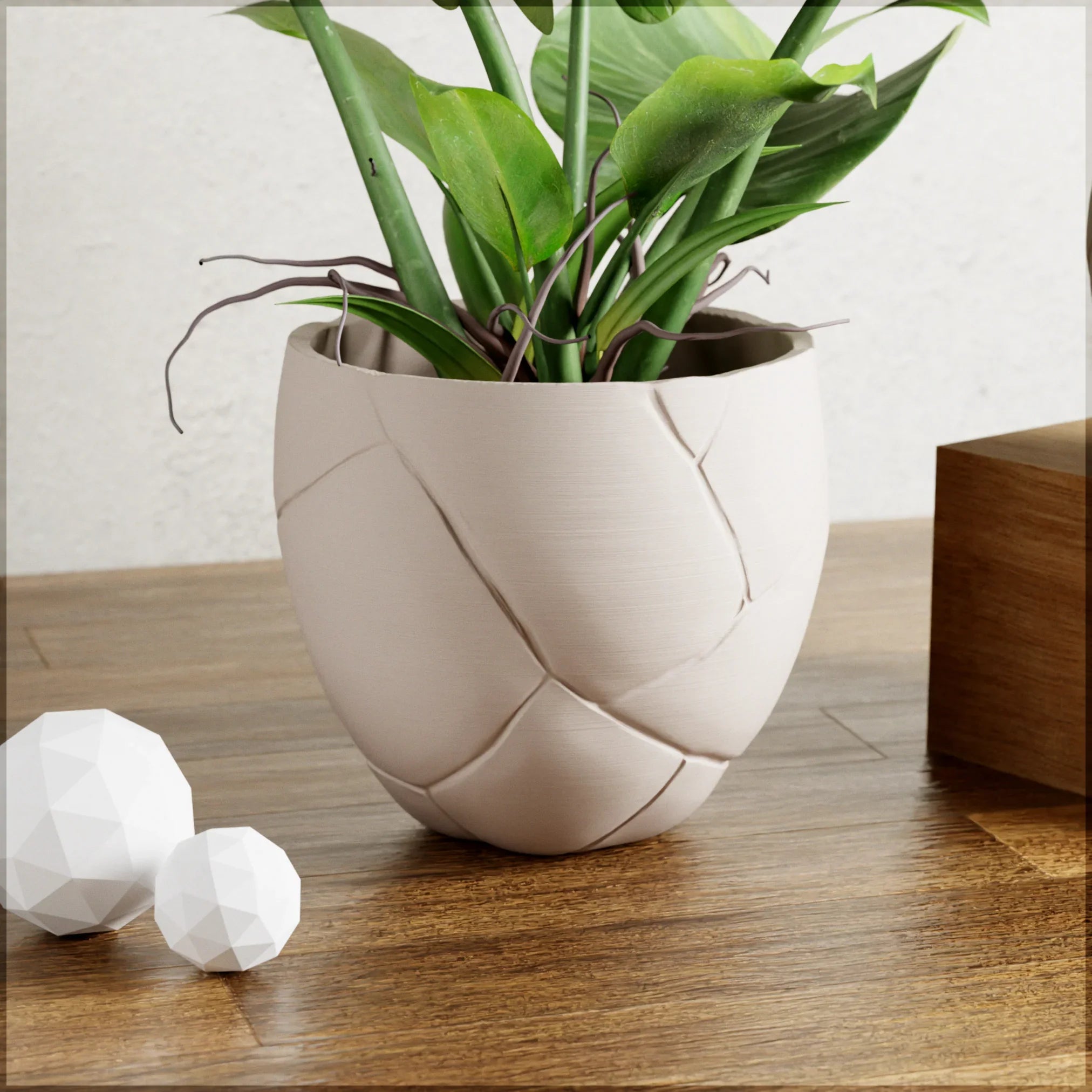 Quake Planter, close-up view - House Of Avana