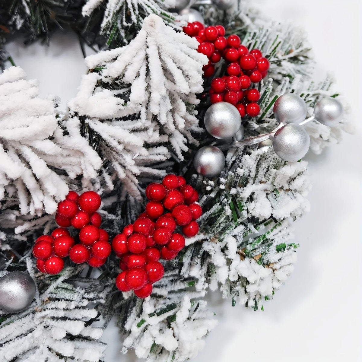 11.8-Inch Snow-Covered Red Berry Christmas Wreath - Realistic Snow Effect with Frosted Finish, All-Weather Resistant Artificial Flowers, Christma Candle Wreath, Christma Wreath, Christmas Home Decoration, Christmas Ornament, House Of Avana [[SKU:HOA-FLR-012]]